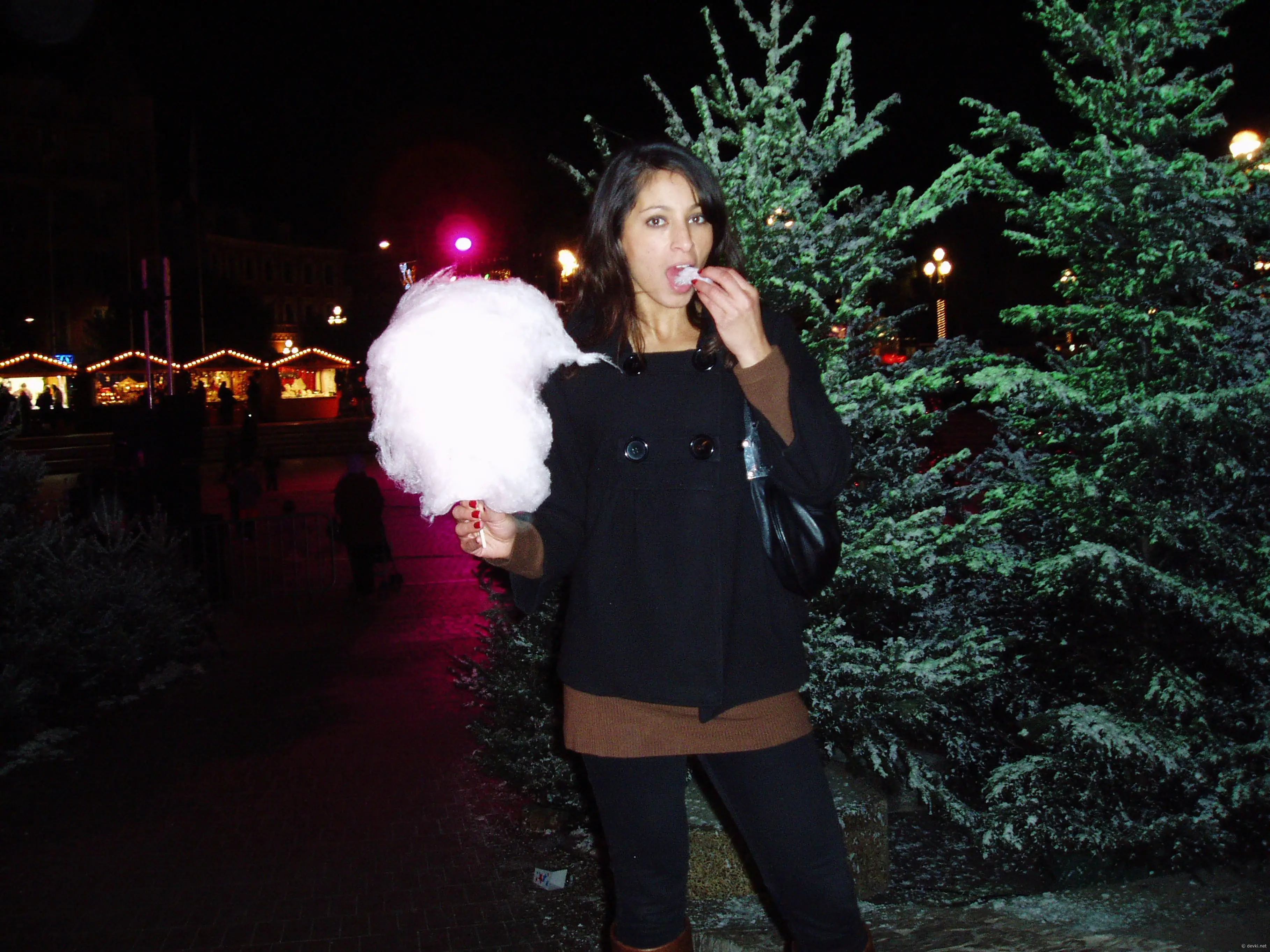 Hot Woman with Amazing Ass Enjoys Threesome Sex - Amateur Porn Photo