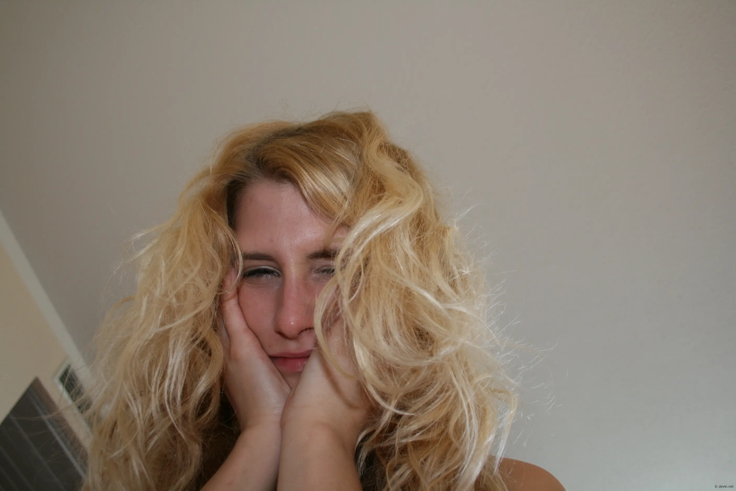 Two Women Sucking Cock: Explicit Amateur Porn Photo