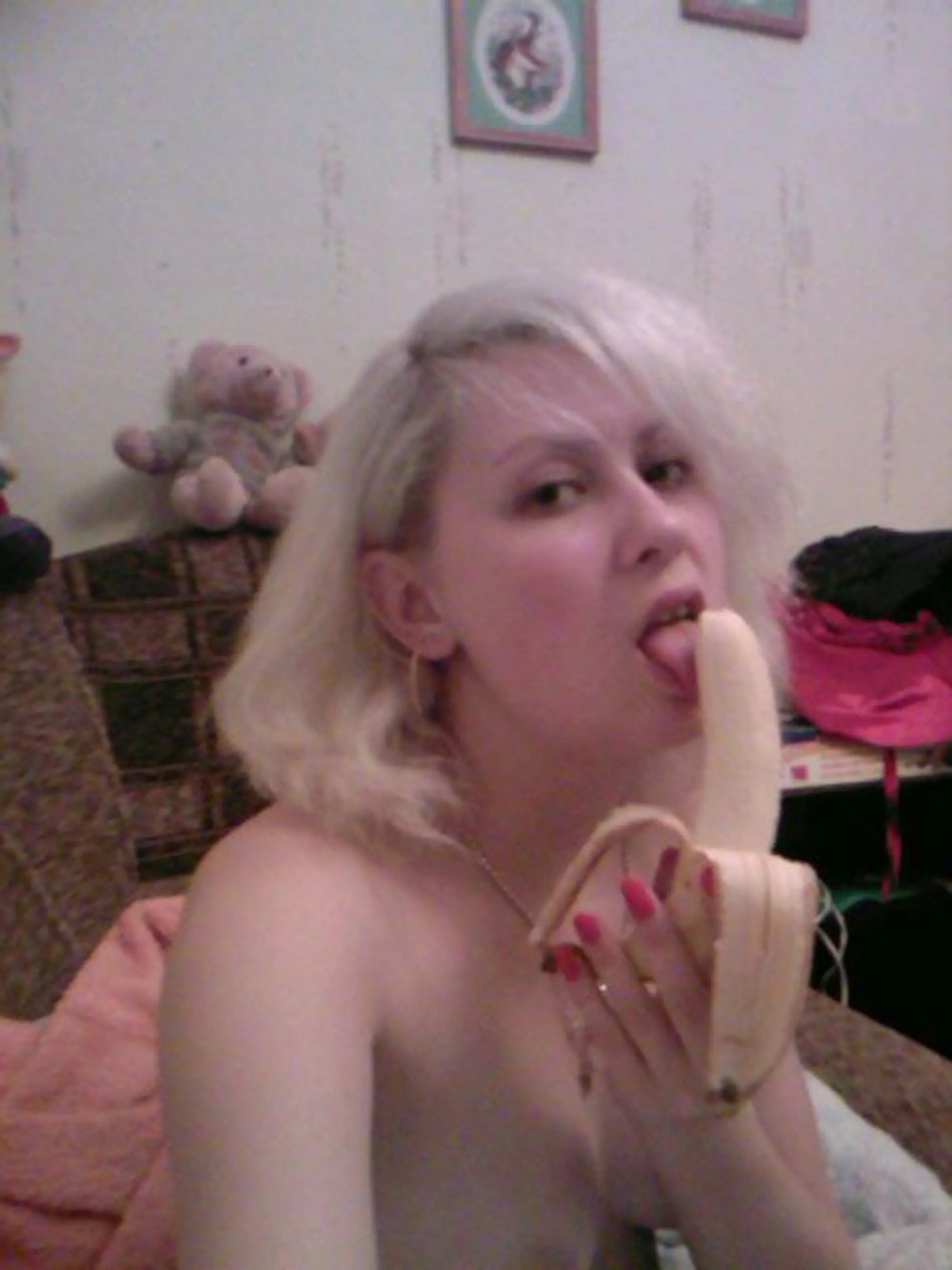 Hot Young Wife Amateur Sex Photos - Explicit Amateur Porn Pics