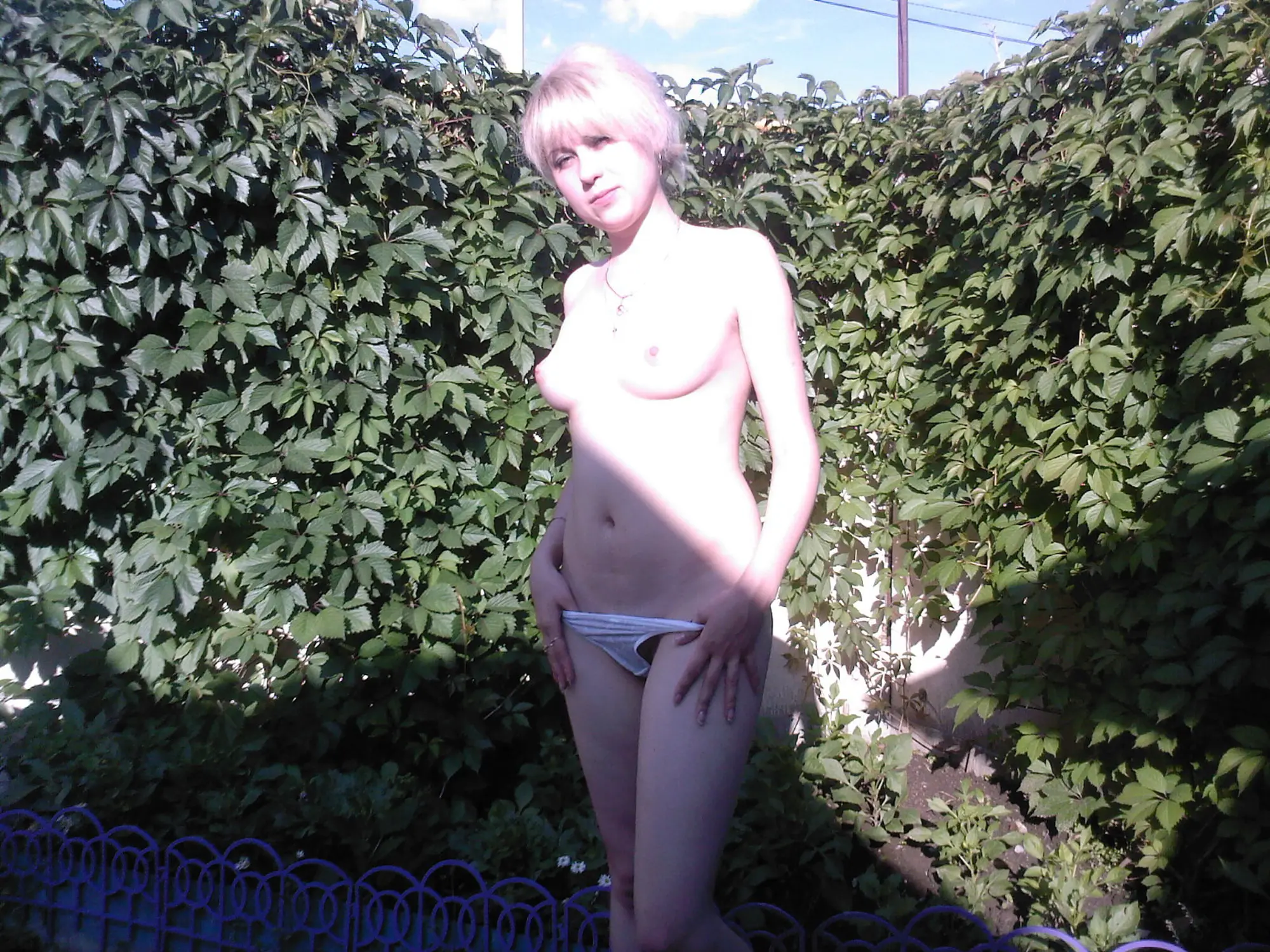 Hot Young Wife Amateur Sex Photos - Explicit Amateur Porn Pics