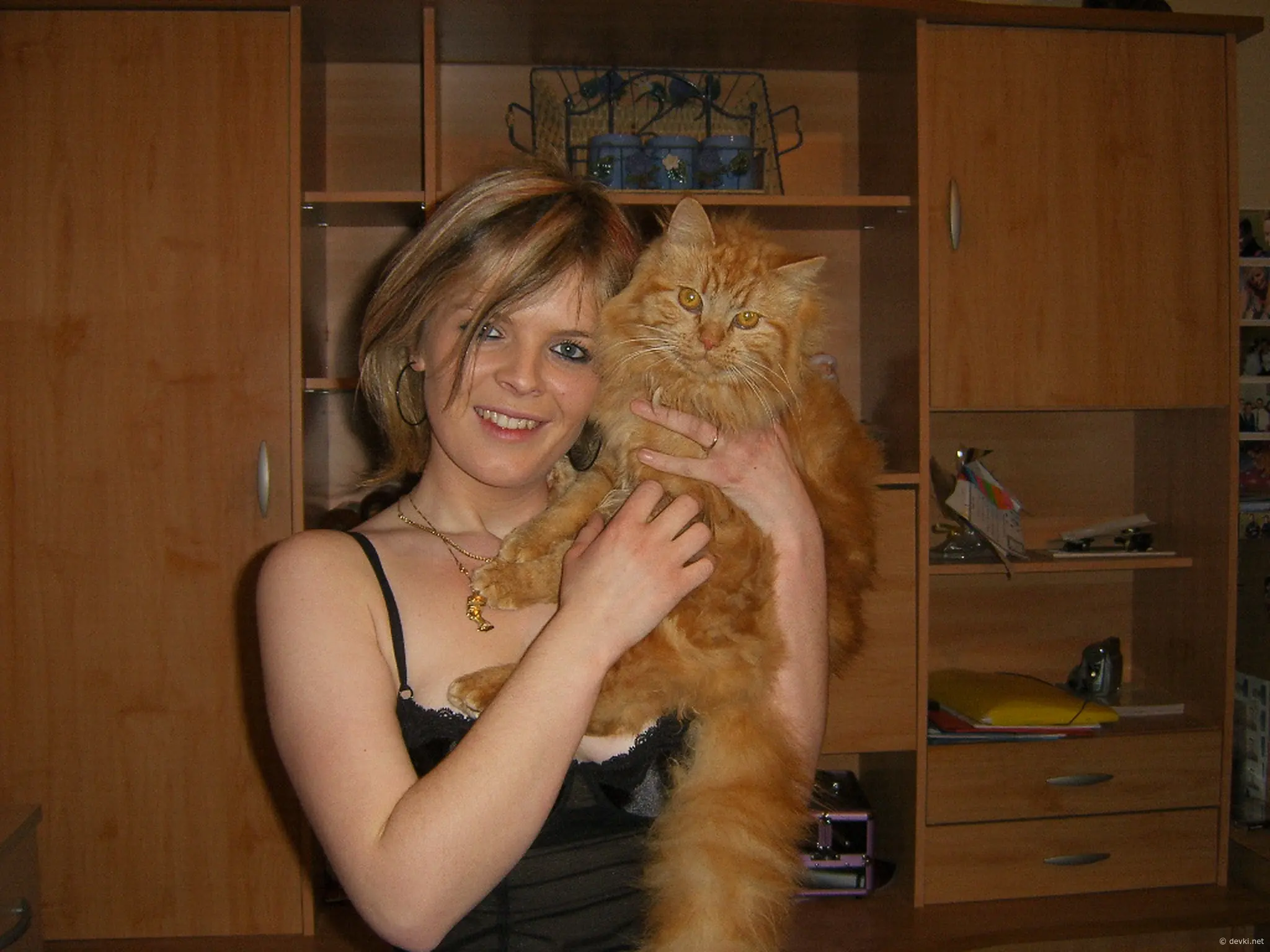 Wild Bisexual Women Orgy - Explicit Amateur Porn Photos