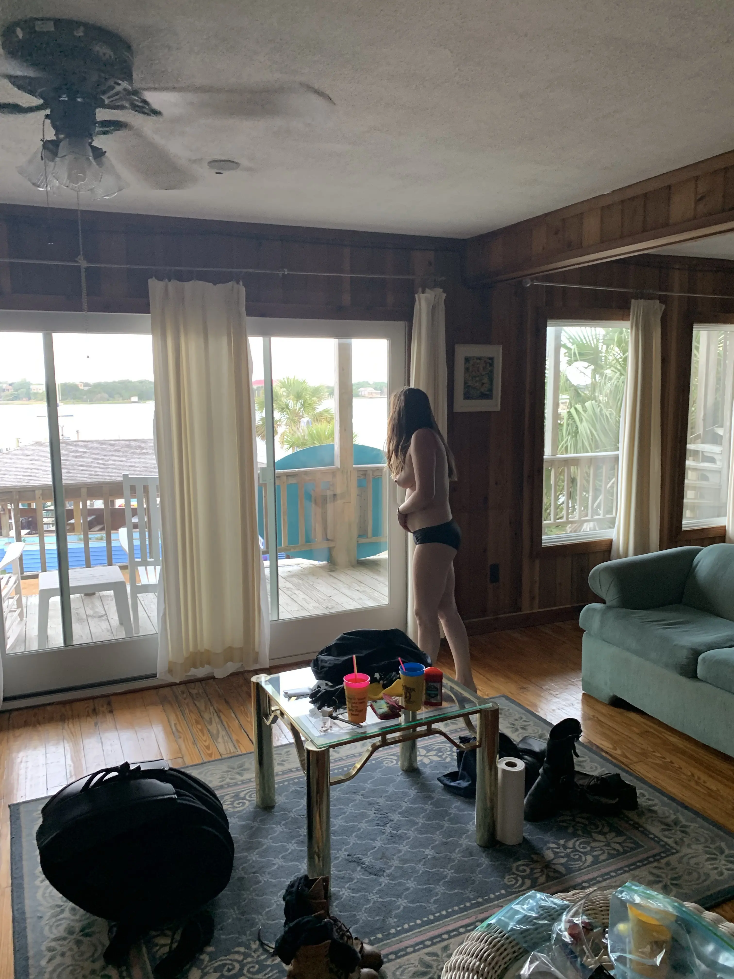 Amateur Slut's Explicit Porn Pics - Simple Girl Goes Wild!