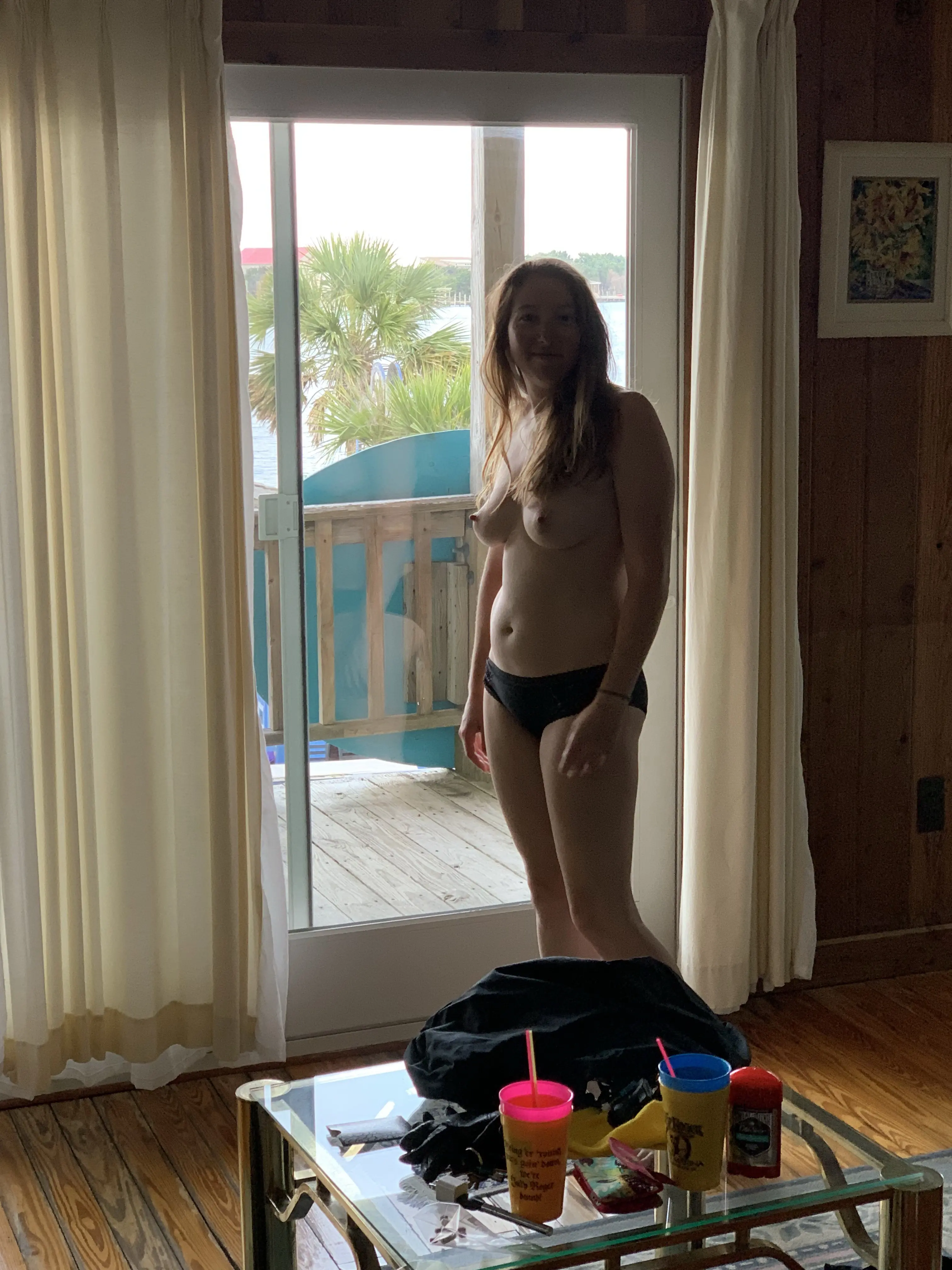 Amateur Slut's Explicit Porn Pics - Simple Girl Goes Wild!