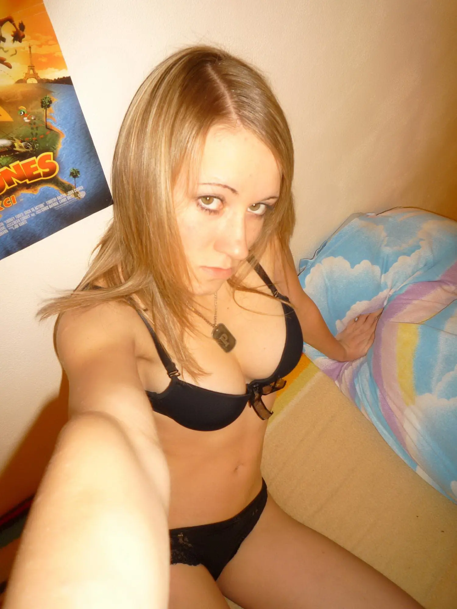 Hot College Student with Amazing Boobs Exposed in Amateur Photo
