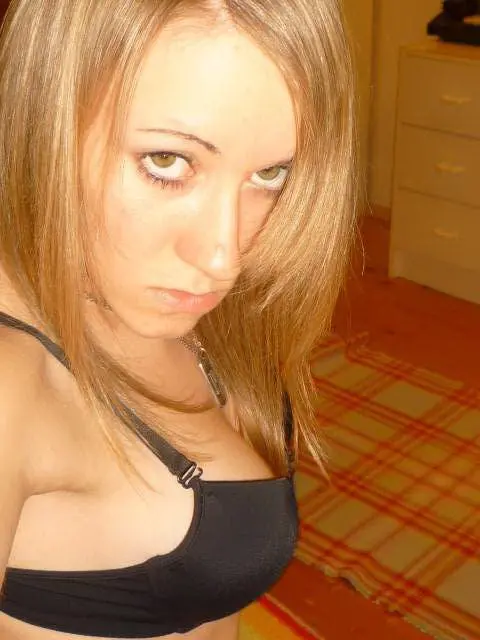 Hot College Student with Amazing Boobs Exposed in Amateur Photo
