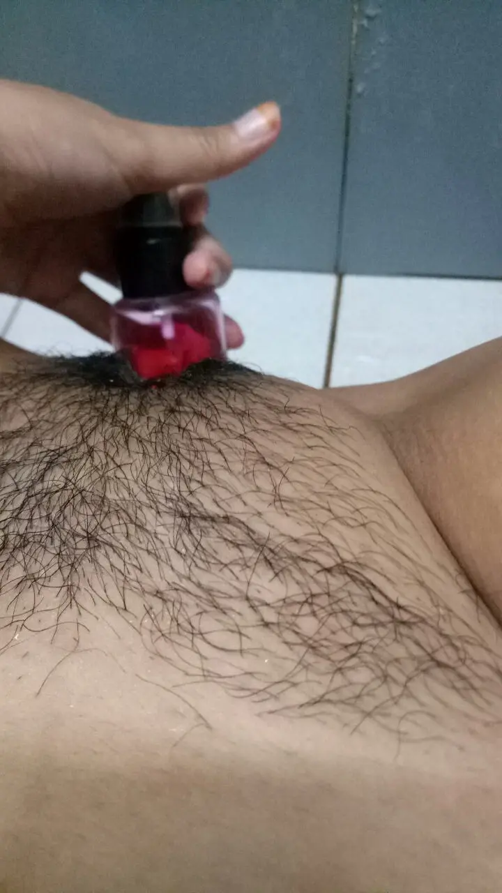 Sexy Hijab Girl Masturbates - Amateur Muslim Porn Photos