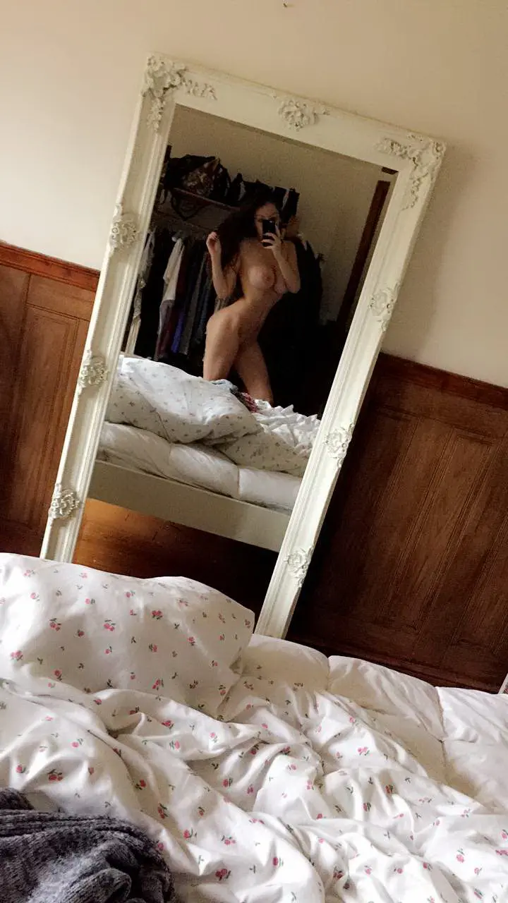 Amateur Busty Babe Exposing Big Tits - Explicit Photo Shoot