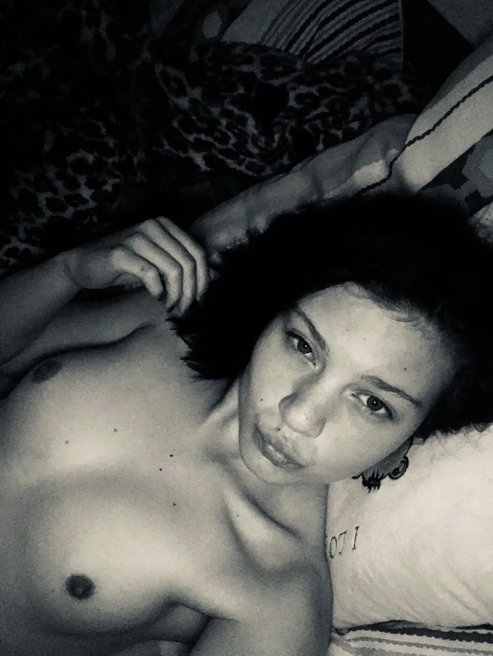 Explicit Amateur Smartphone Porn Pics - Private Selfies for Adults