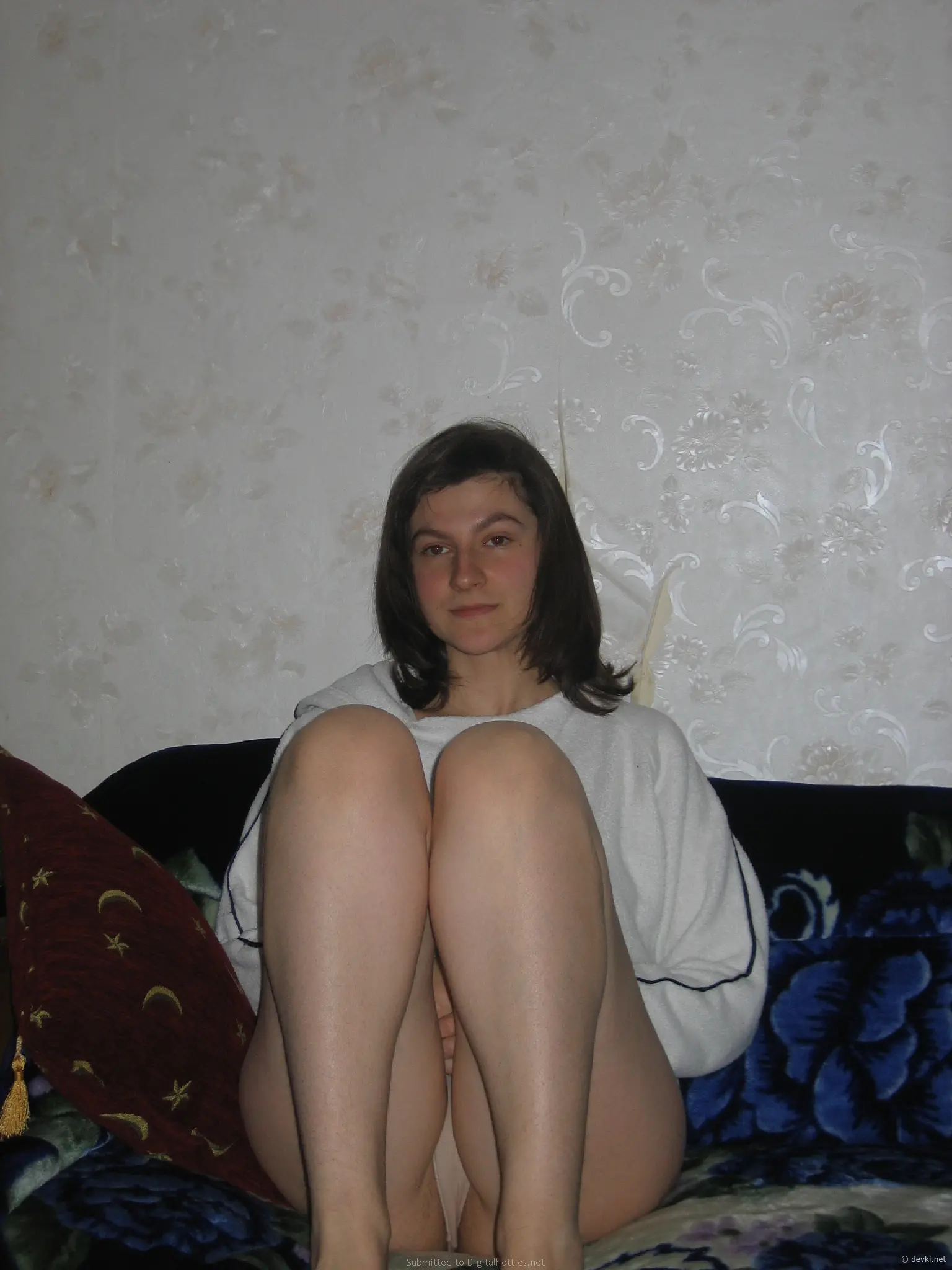 Skinny babe fucks herself with a strapon - extreme solo anal play