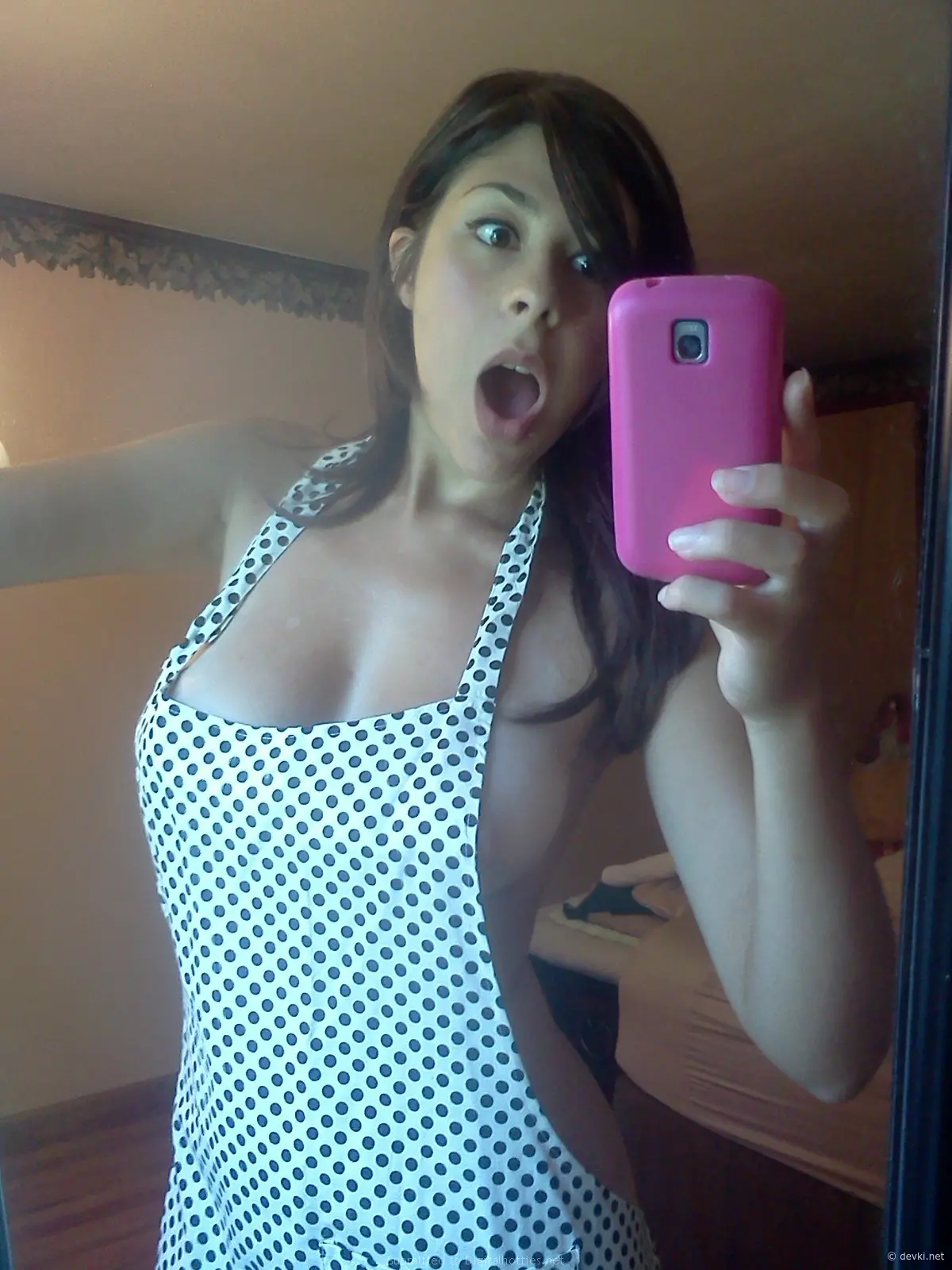 Amateur Busty Babe: Explicit Photos of Hot Girl with Big Boobs