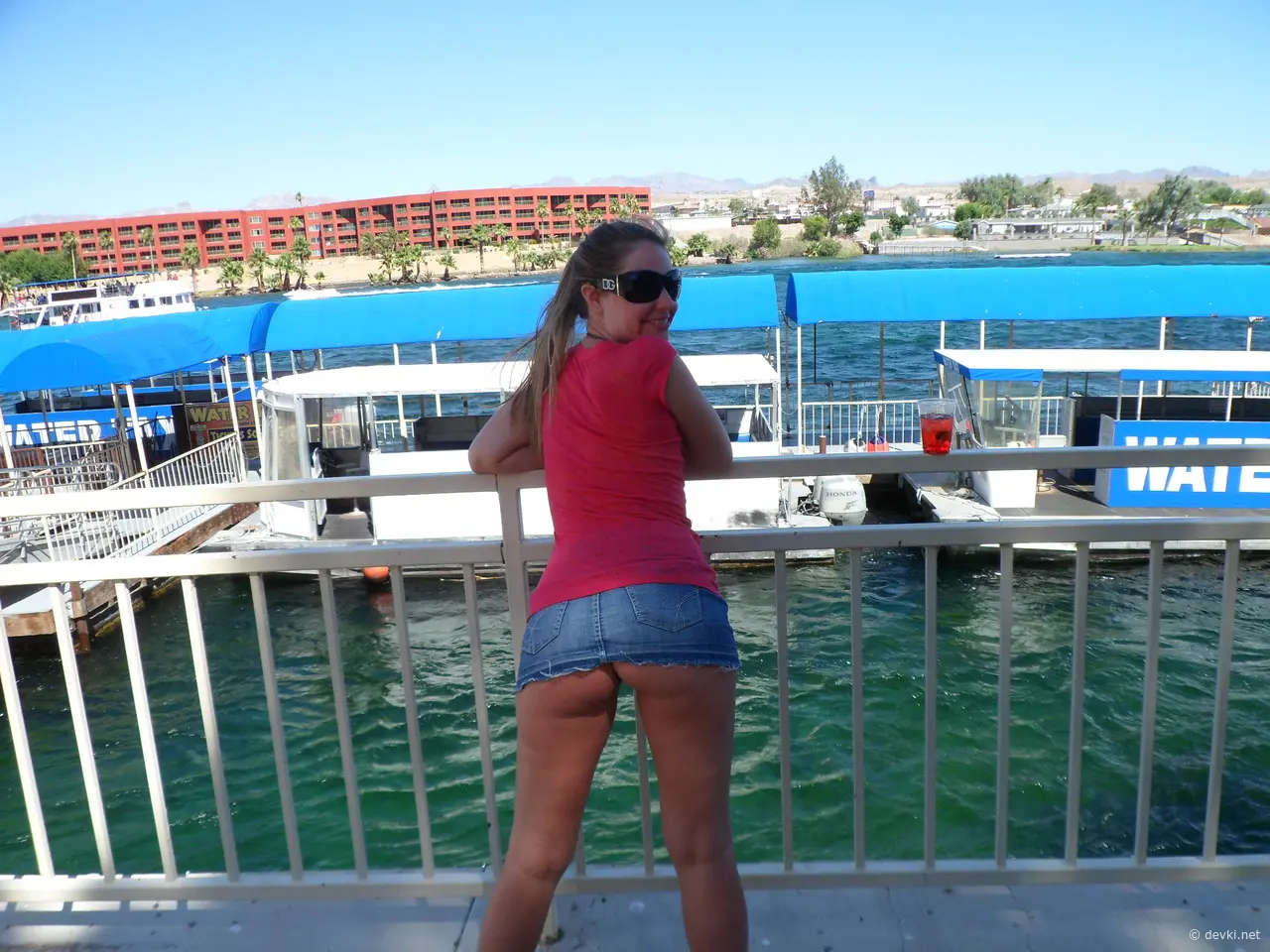 Genuine Sensuality: Sweet Pussy to Sexy Legs Amateur Porn Photo Shoot