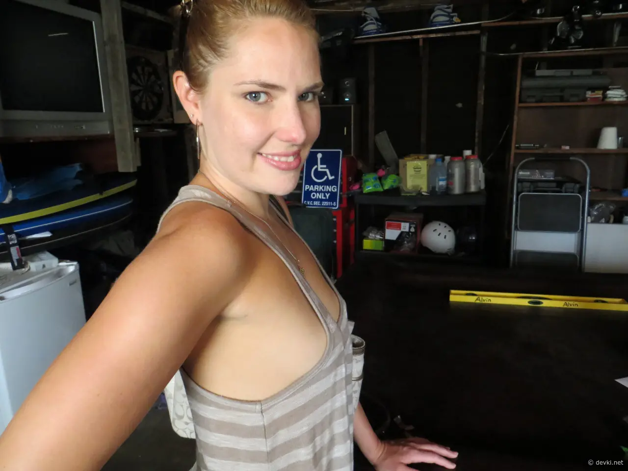 Genuine Sensuality: Sweet Pussy to Sexy Legs Amateur Porn Photo Shoot