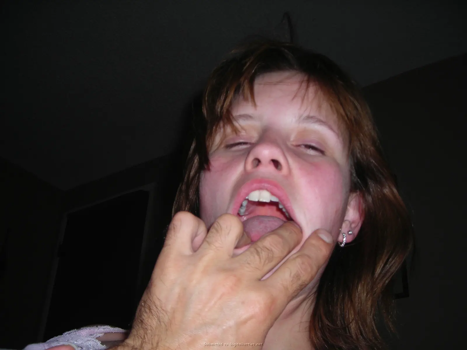 Amateur Babe Enthusiastically Gives Blowjob to Lucky Guy