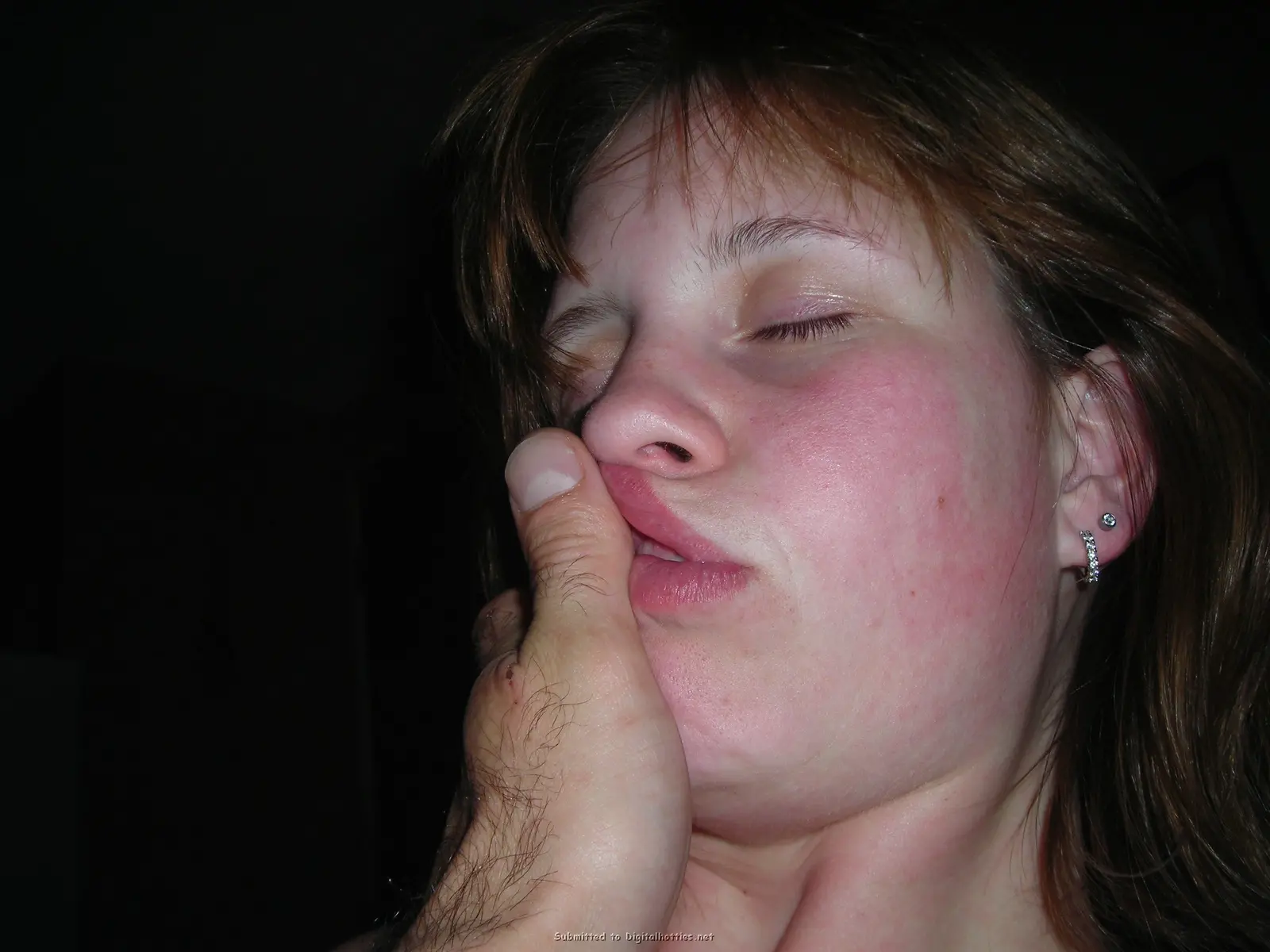 Amateur Babe Enthusiastically Gives Blowjob to Lucky Guy