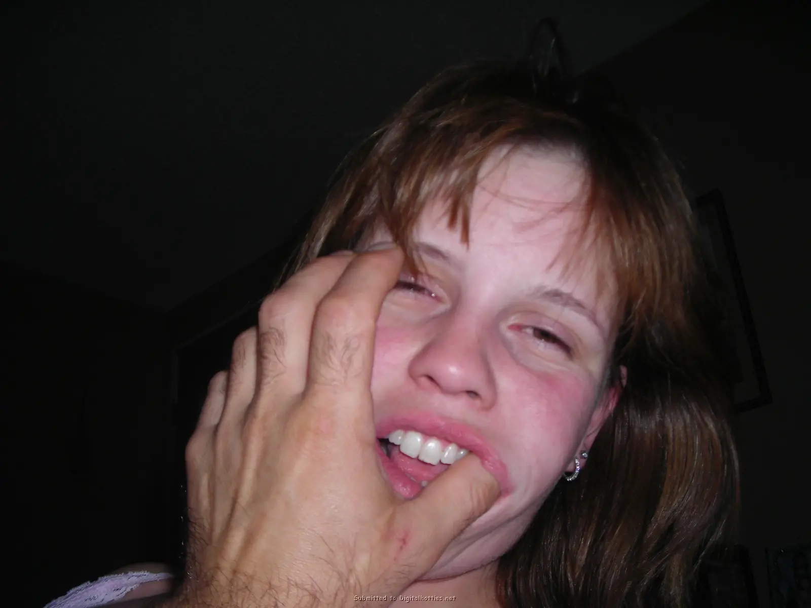 Amateur Babe Enthusiastically Gives Blowjob to Lucky Guy