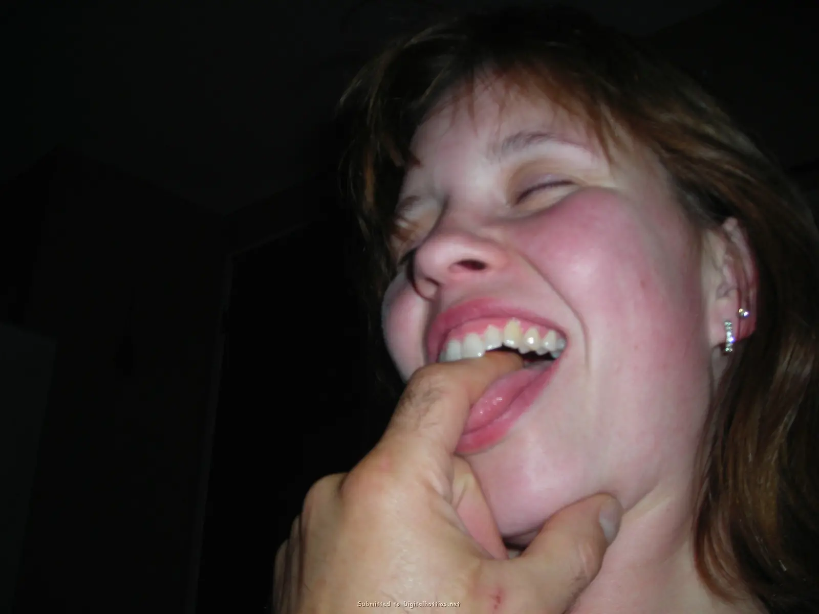 Amateur Babe Enthusiastically Gives Blowjob to Lucky Guy