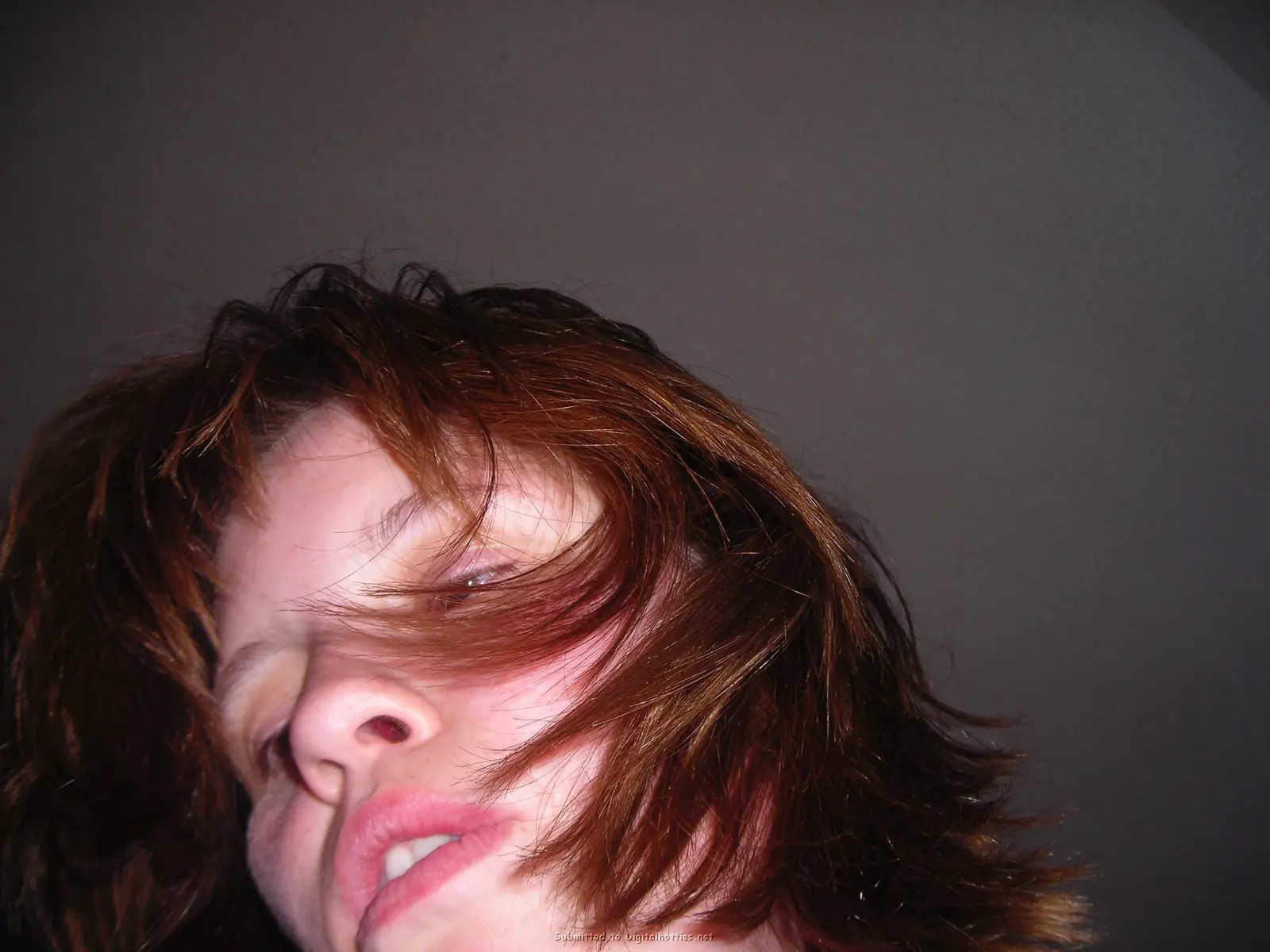 Amateur Babe Enthusiastically Gives Blowjob to Lucky Guy