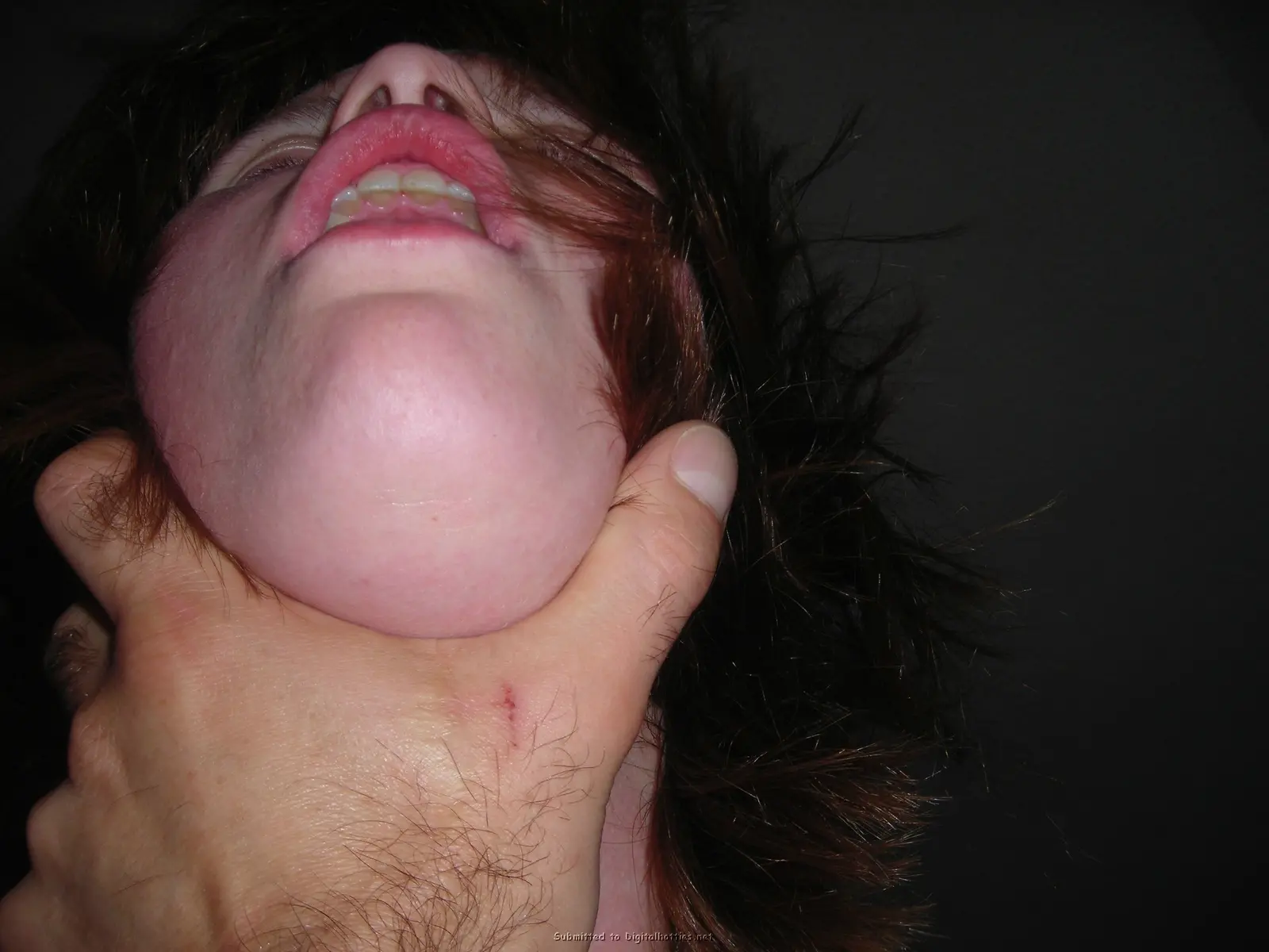 Amateur Babe Enthusiastically Gives Blowjob to Lucky Guy