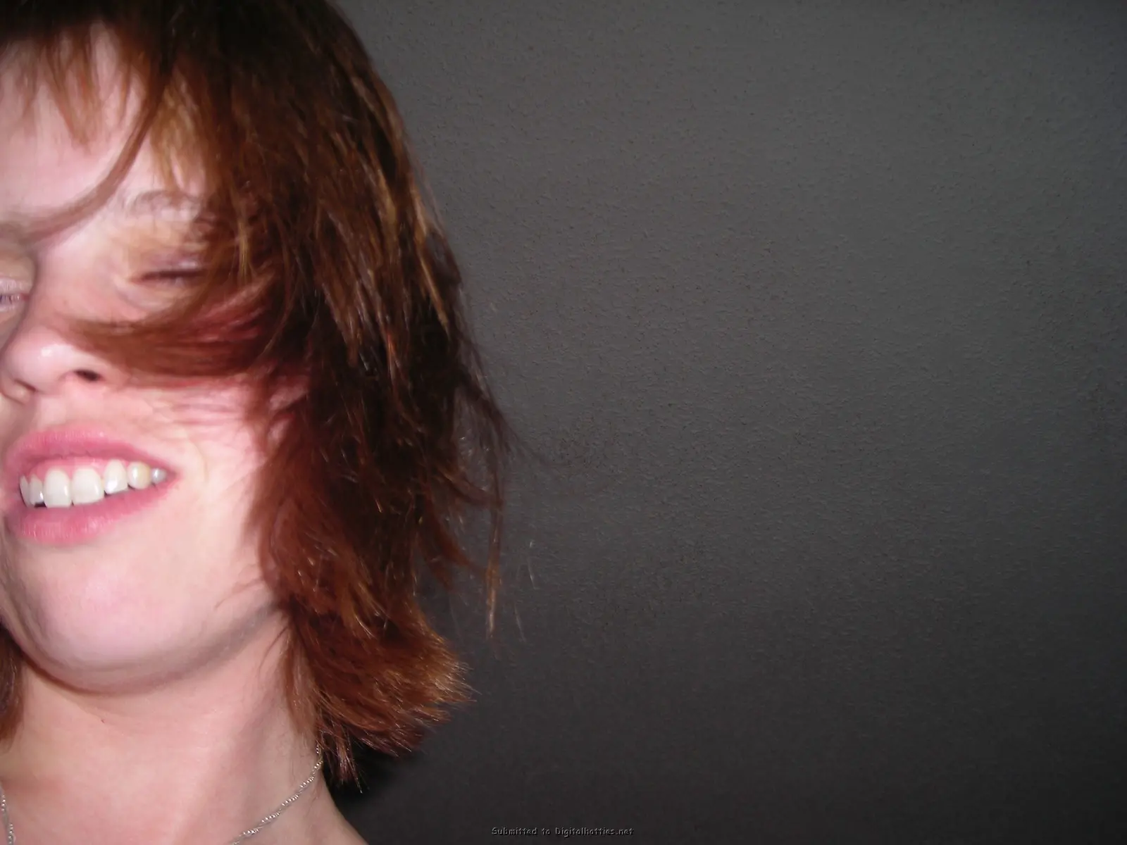 Amateur Babe Enthusiastically Gives Blowjob to Lucky Guy