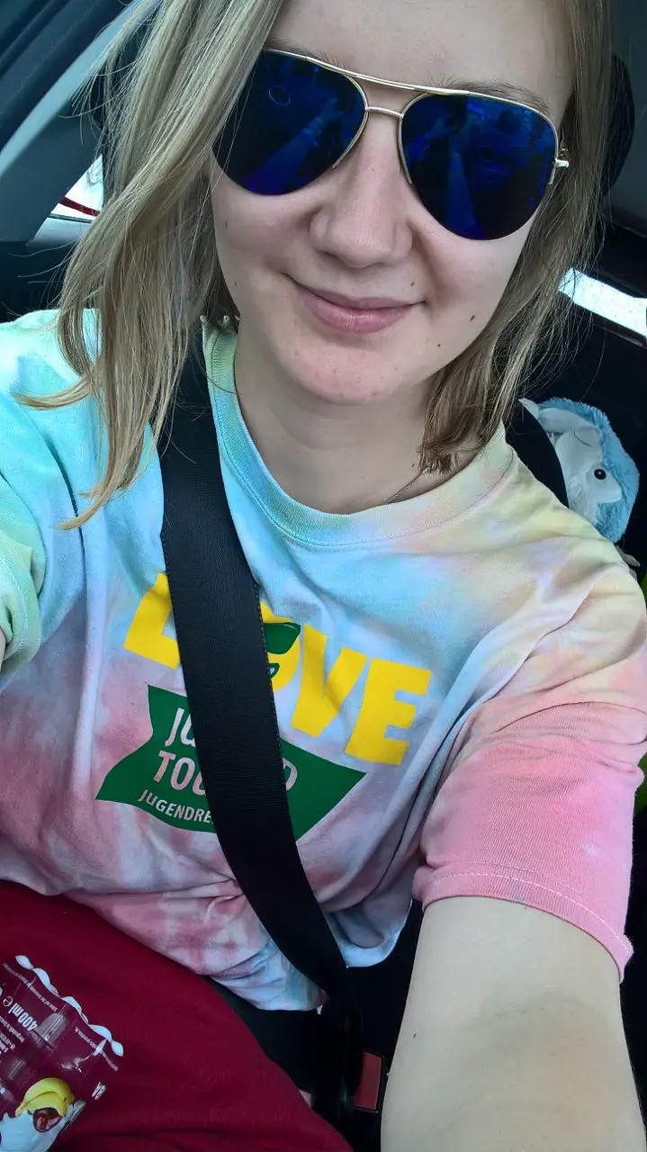 Boyfriend Captures Girlfriend's Pussy Pic, Gets Blowjob - Explicit Amateur Porn