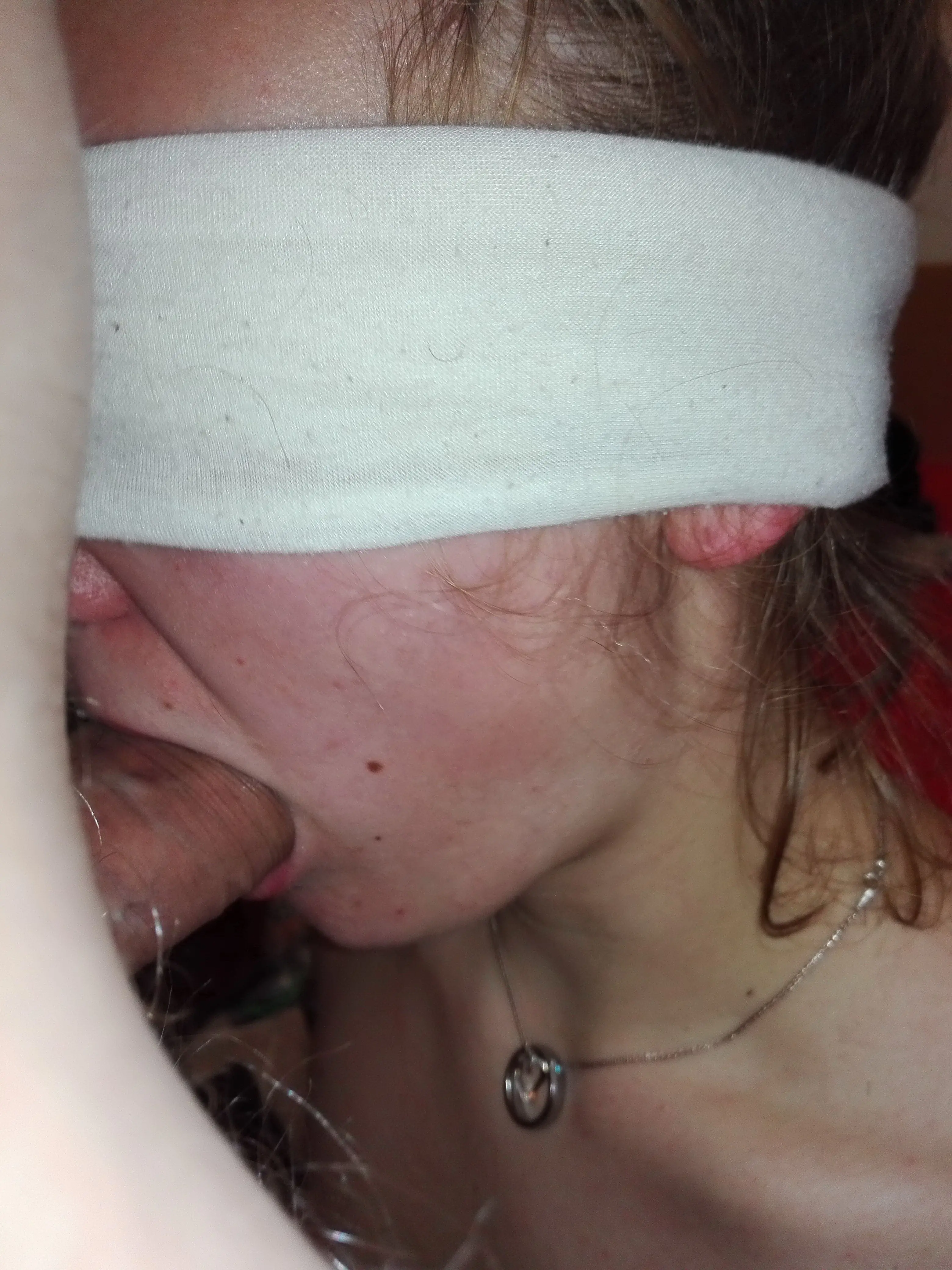 Boyfriend Captures Girlfriend's Pussy Pic, Gets Blowjob - Explicit Amateur Porn