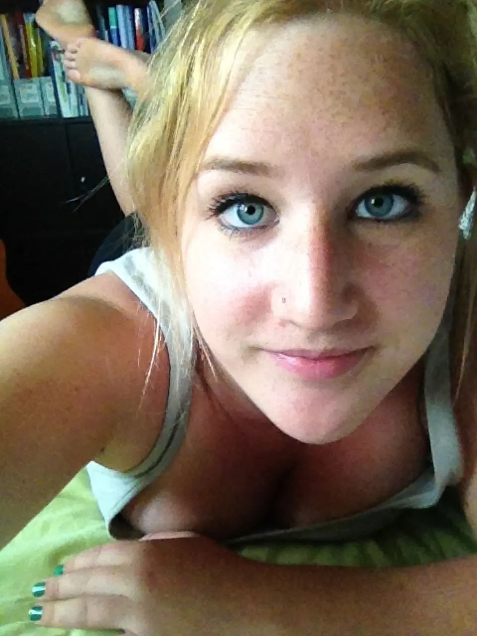 Blonde Gives Blowjob to Guy - Amateur Porn Photo