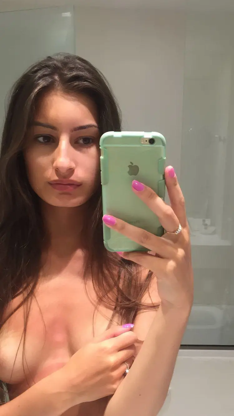 Hot babe with amazing ass gets fucked doggy style in amateur porn