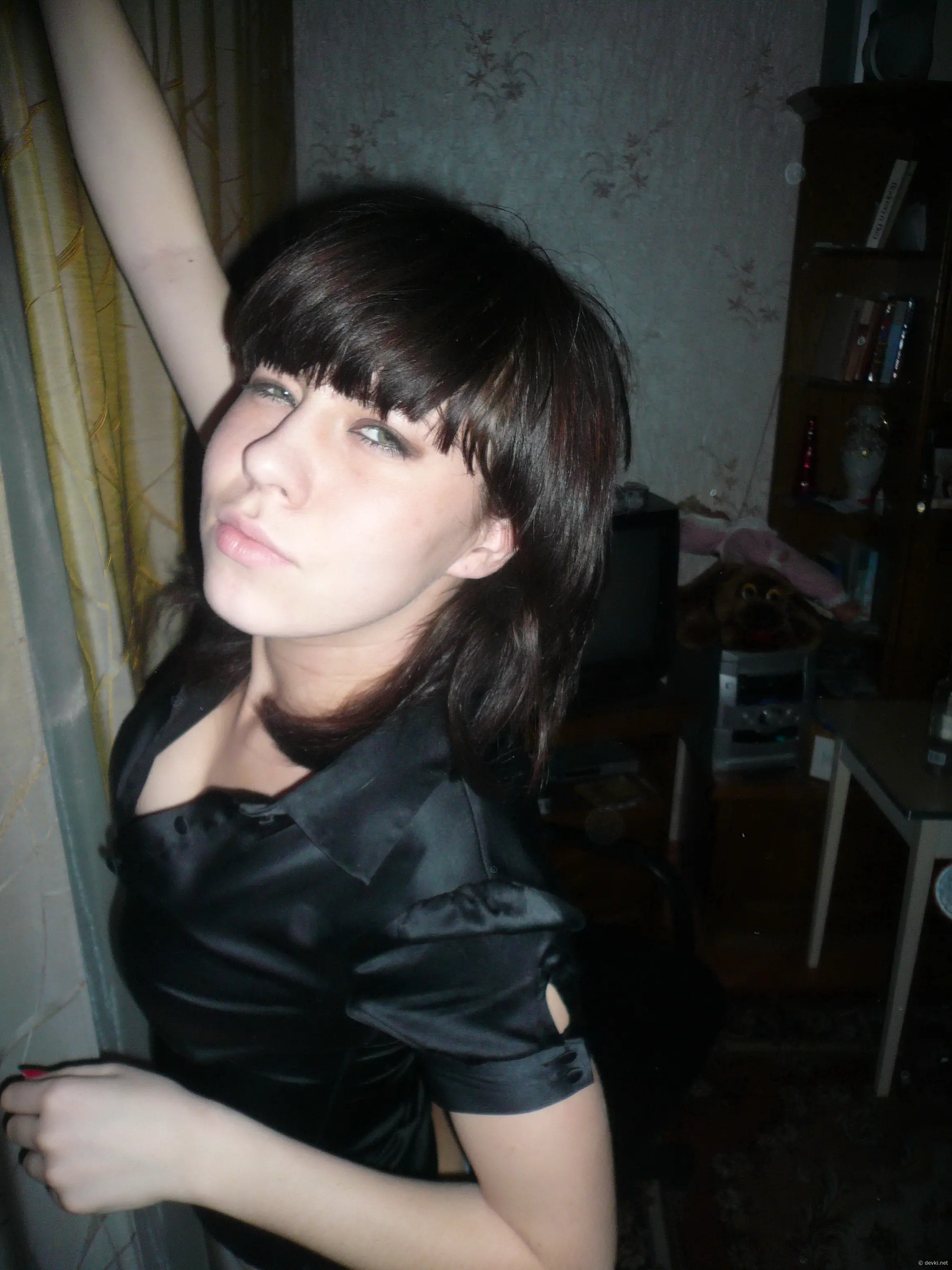 Chocolate-covered babe gives blowjob in amateur porn pic