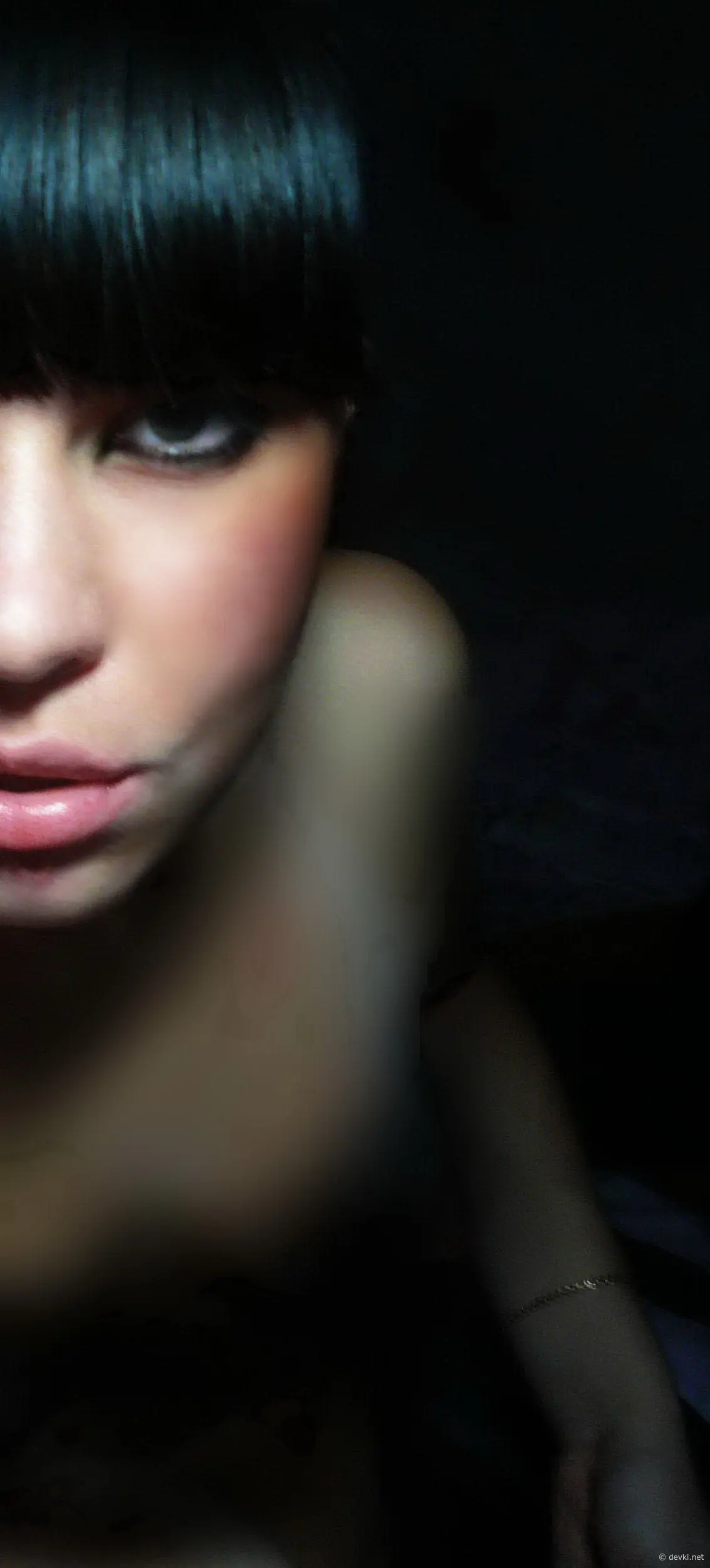 Chocolate-covered babe gives blowjob in amateur porn pic