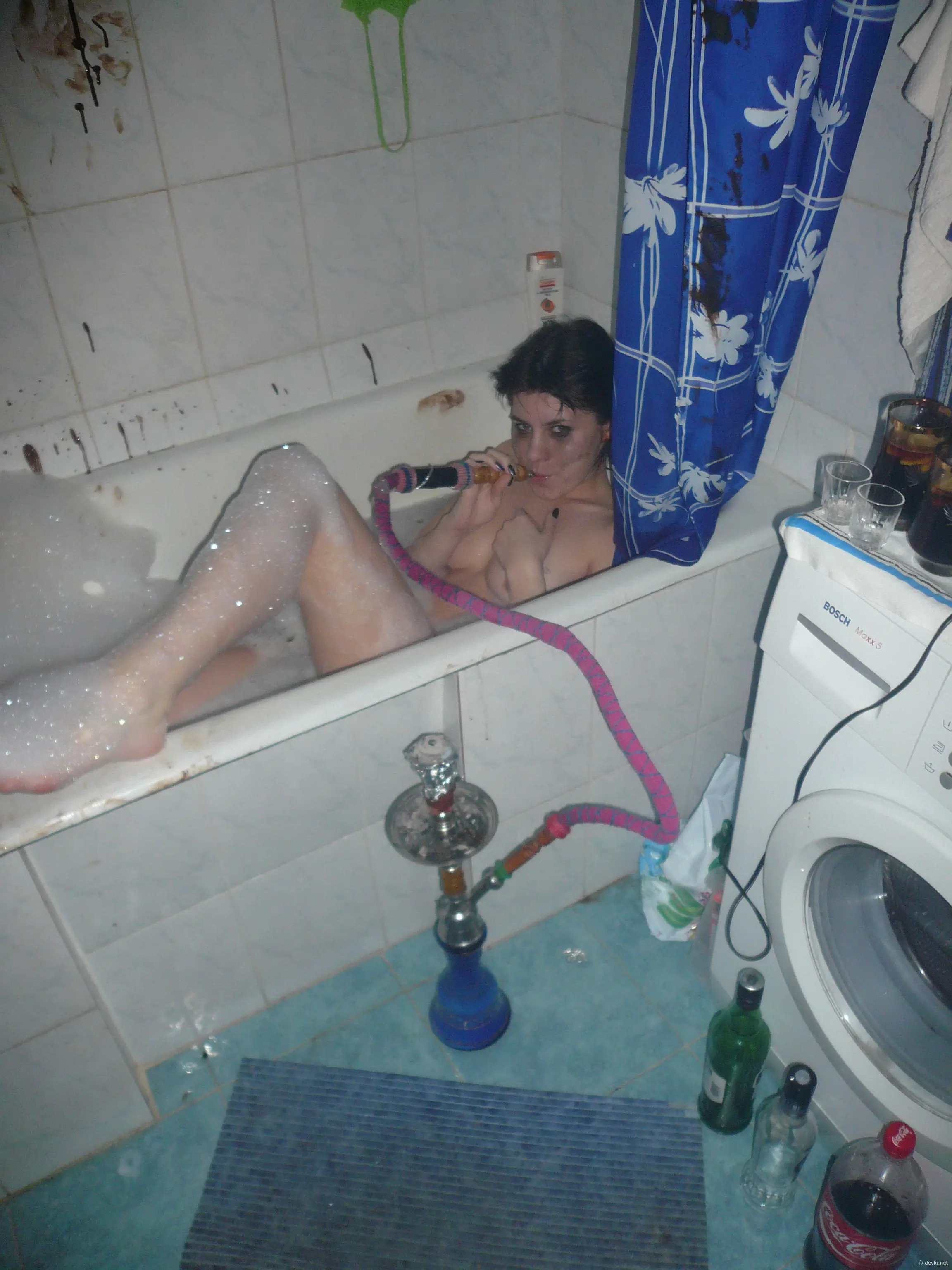 Chocolate-covered babe gives blowjob in amateur porn pic