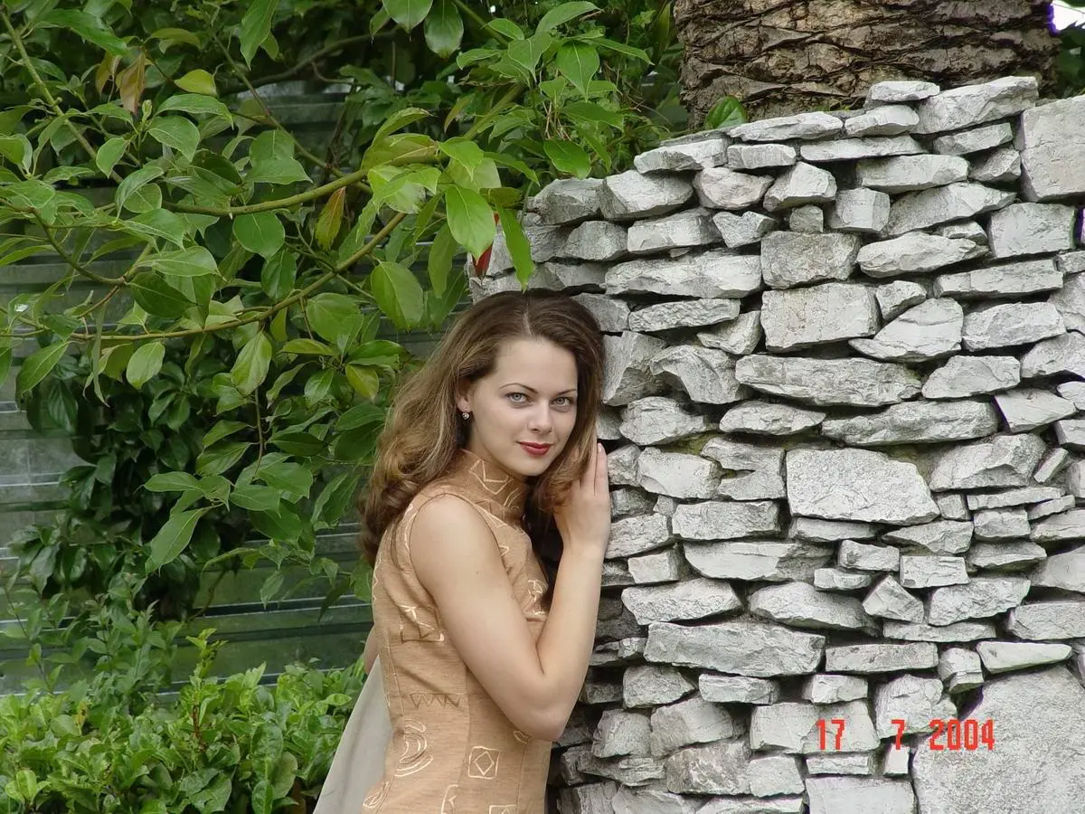 Golden Shower Blowjob by Stunning Amateur - Explicit Amateur Porn Photo