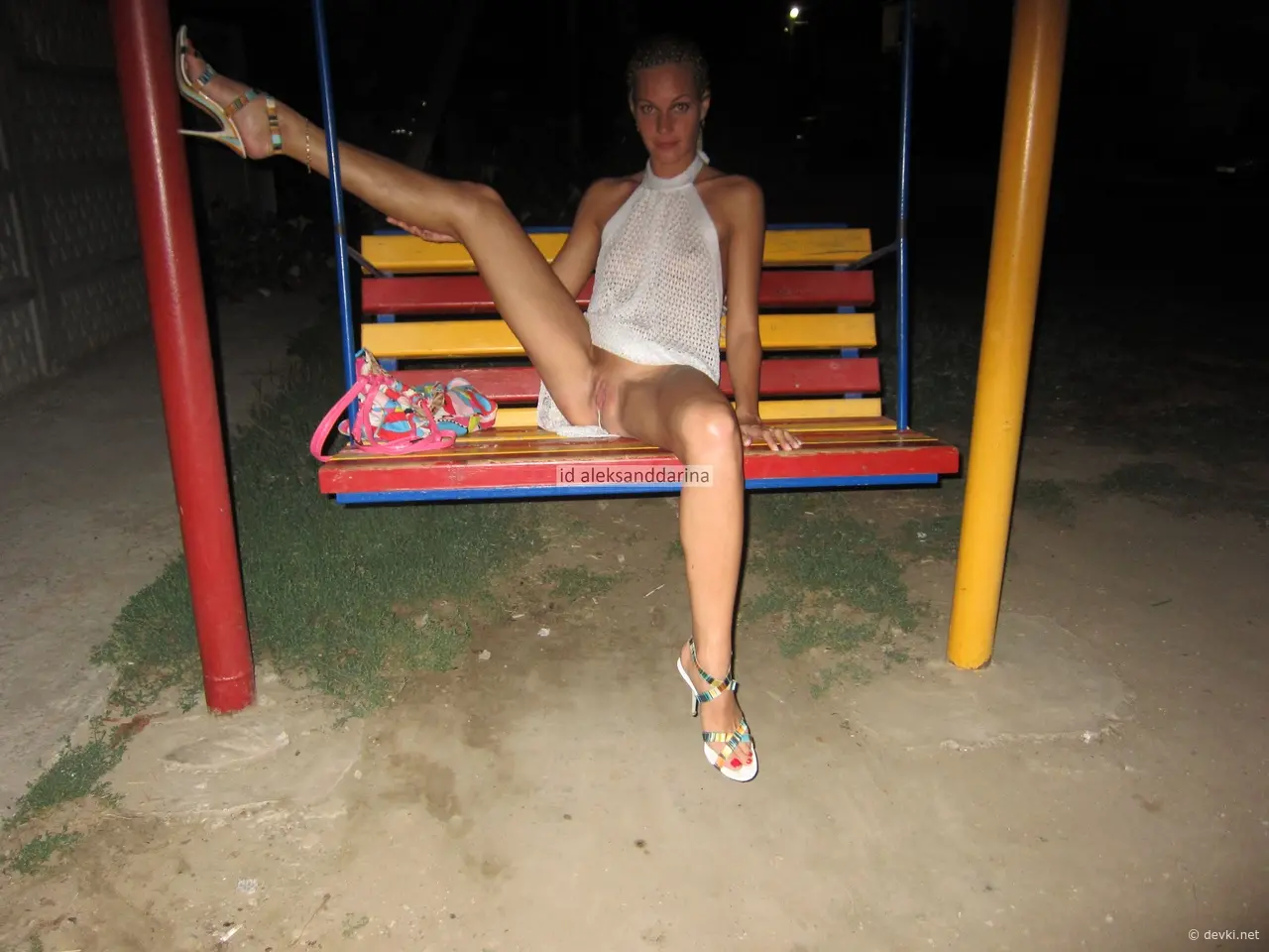 Wild Group Sex Orgy After Vacation: Amateur Porn Photo Shoot