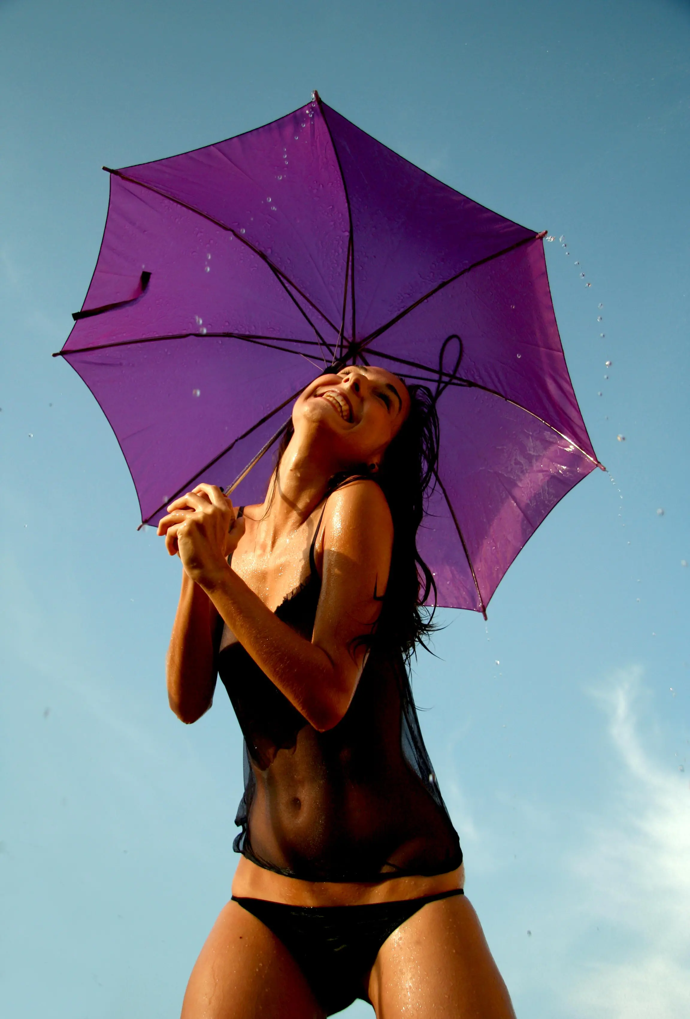 Brunette Gives Deep Throat Blowjob - Amateur Porn Pic