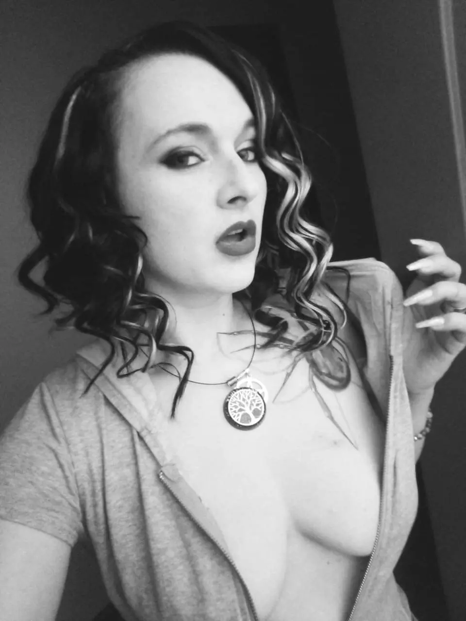 Explicit Amateur Porn Photos Pushing the Limits of Art: Intimate and Sensual Shots