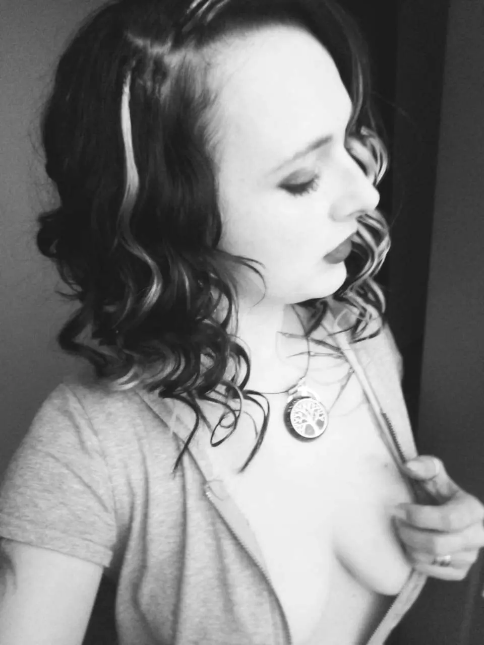 Explicit Amateur Porn Photos Pushing the Limits of Art: Intimate and Sensual Shots