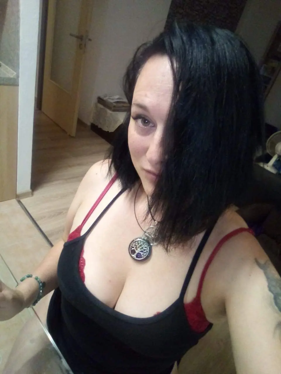 Explicit Amateur Porn Photos Pushing the Limits of Art: Intimate and Sensual Shots