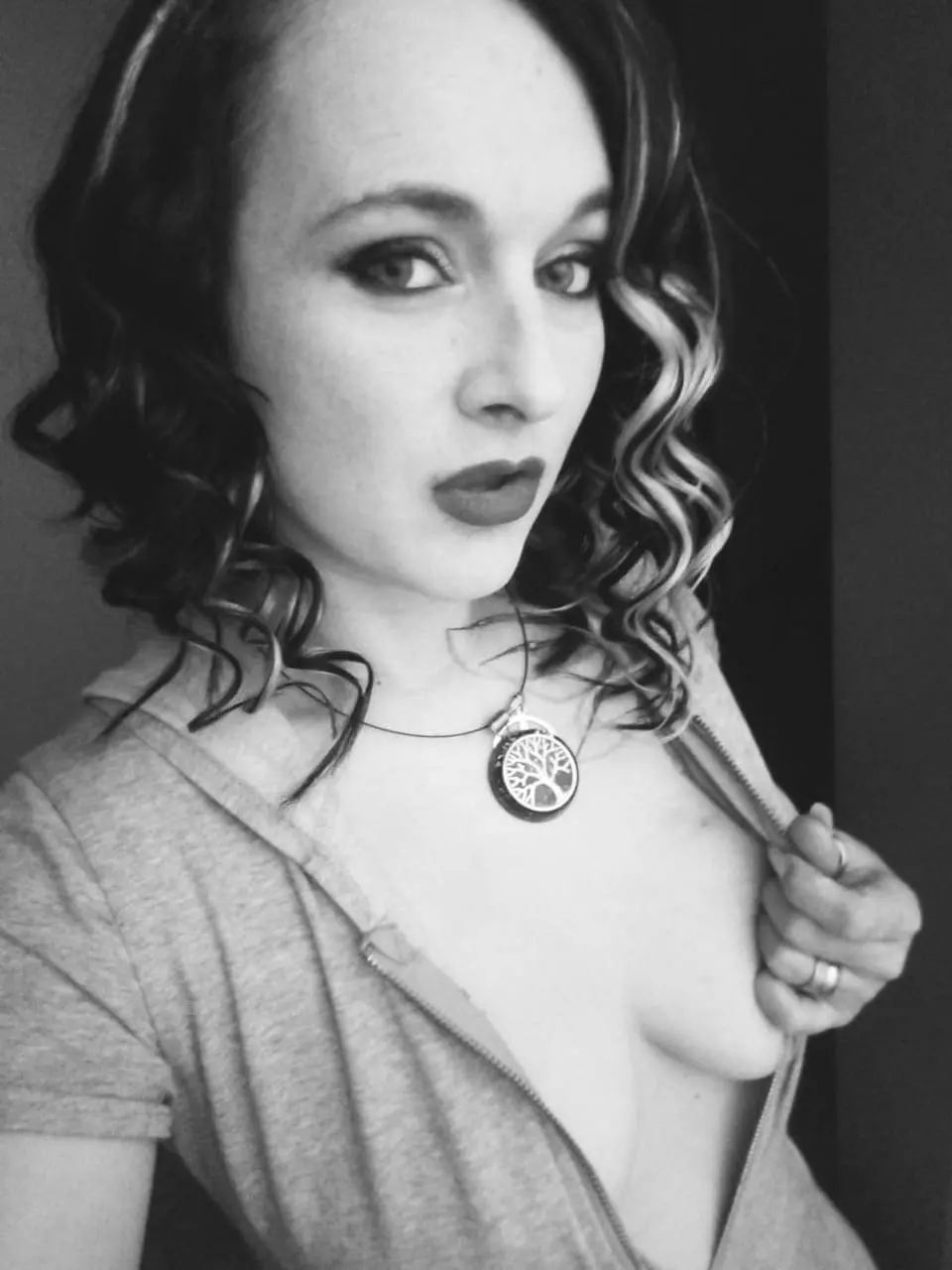 Explicit Amateur Porn Photos Pushing the Limits of Art: Intimate and Sensual Shots