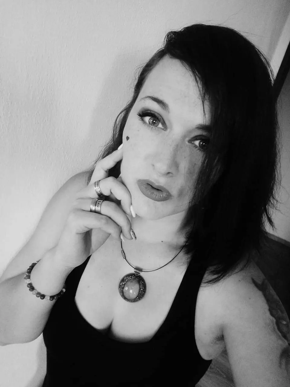 Explicit Amateur Porn Photos Pushing the Limits of Art: Intimate and Sensual Shots