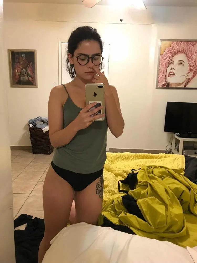 Sultry Stories: Babe Gives Blowjob - Amateur Porn Photo