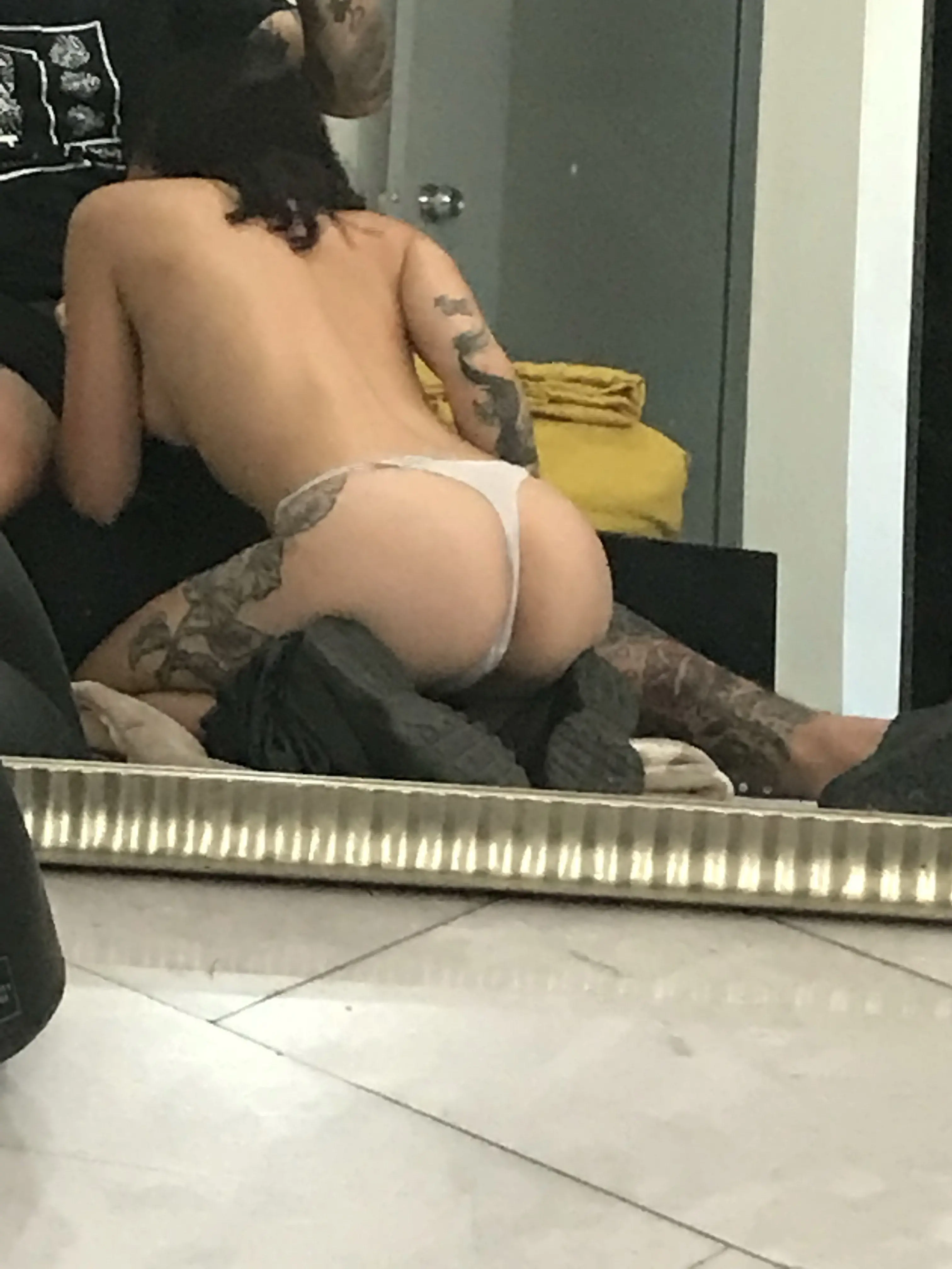 Sultry Stories: Babe Gives Blowjob - Amateur Porn Photo