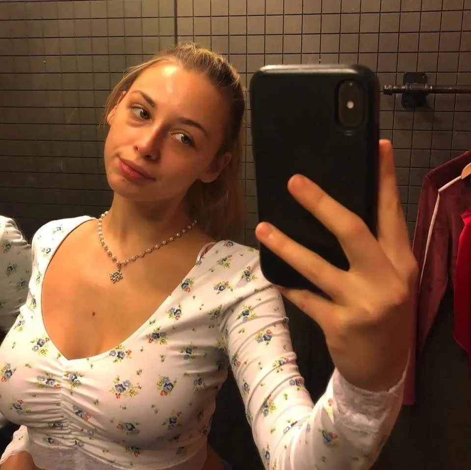 Sensual Moments of a Cute Amateur Girl: Explicit Erotic Photos