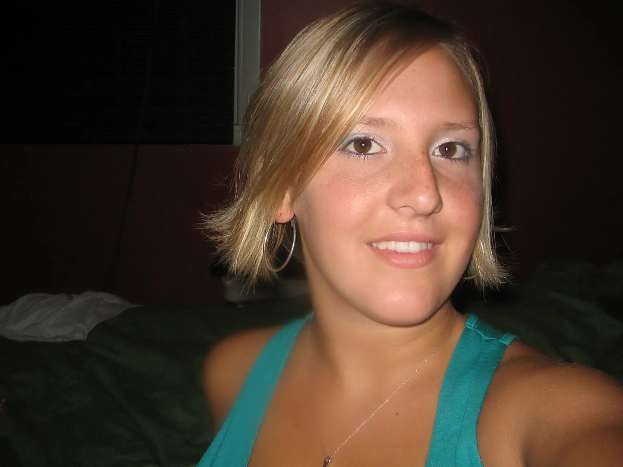 Exclusive Porn: Naked, Stripped, and Wet Beauty!