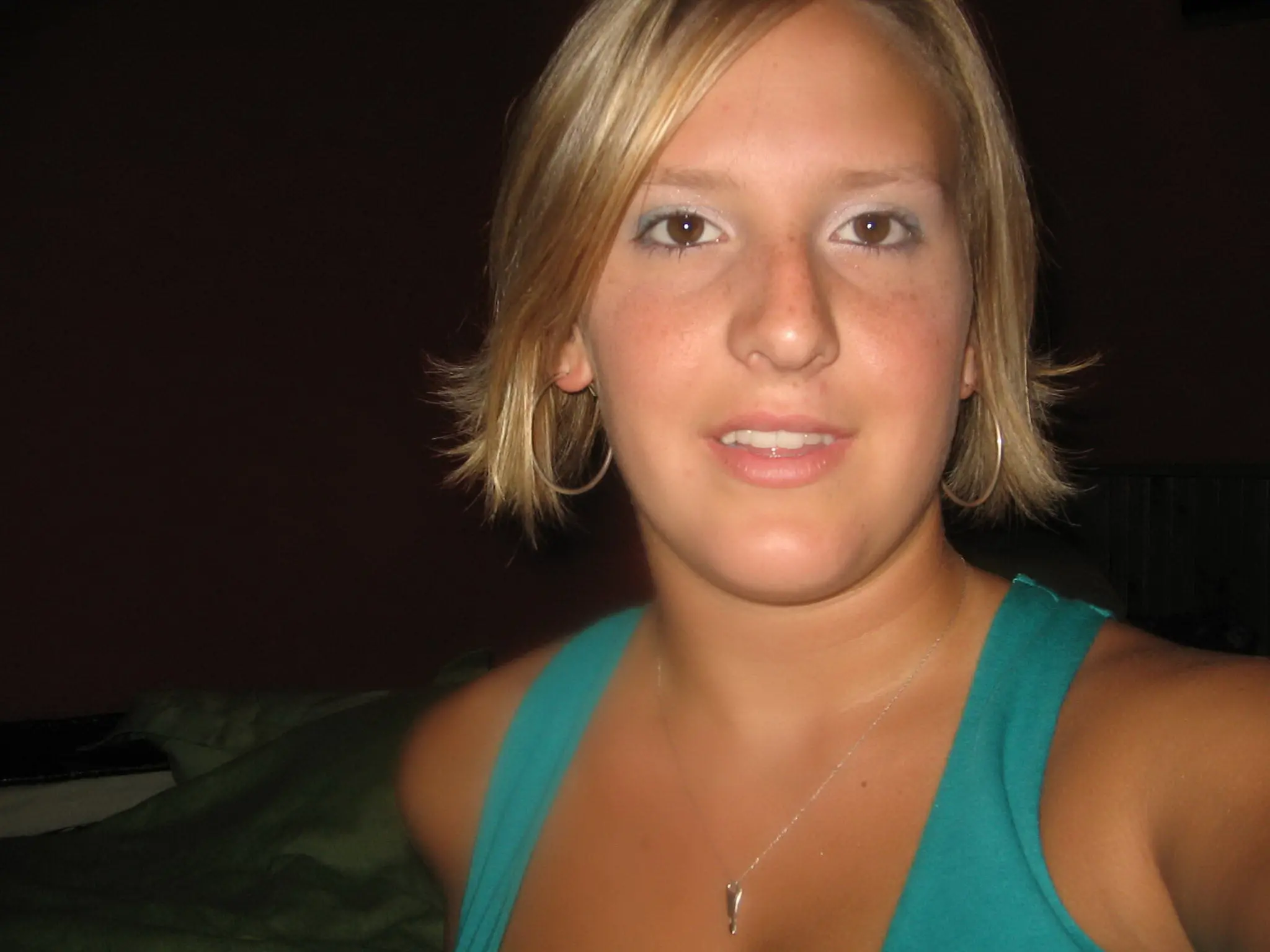 Exclusive Porn: Naked, Stripped, and Wet Beauty!