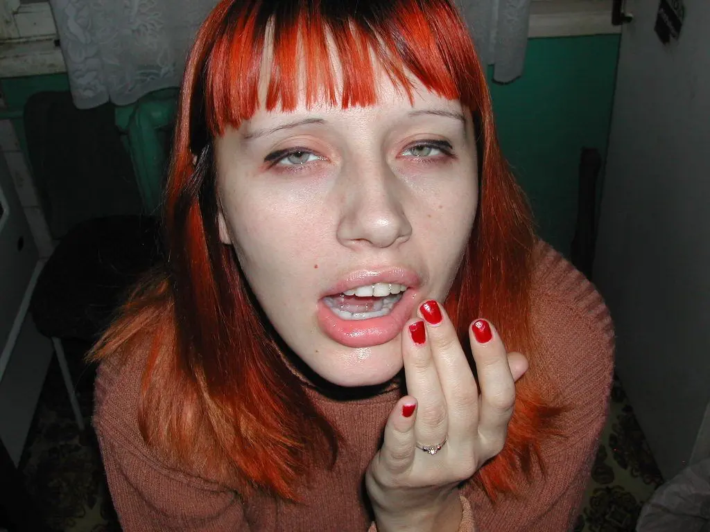 Russian slut rides bottle in homemade sex - explicit amateur porn photo