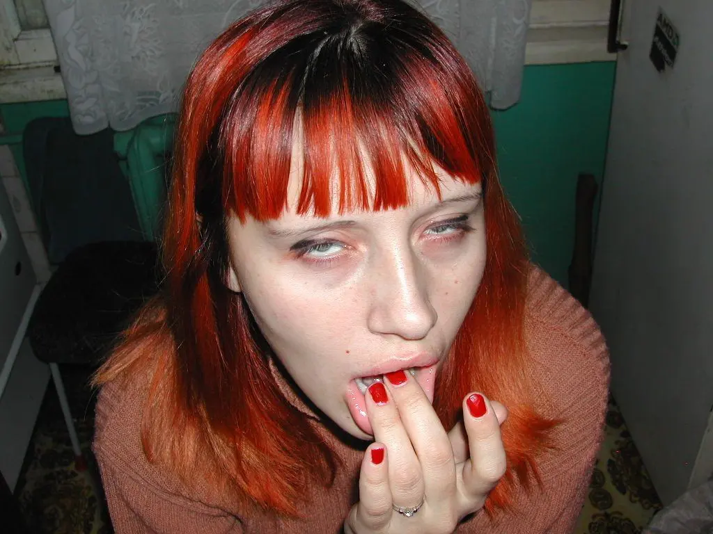 Russian slut rides bottle in homemade sex - explicit amateur porn photo