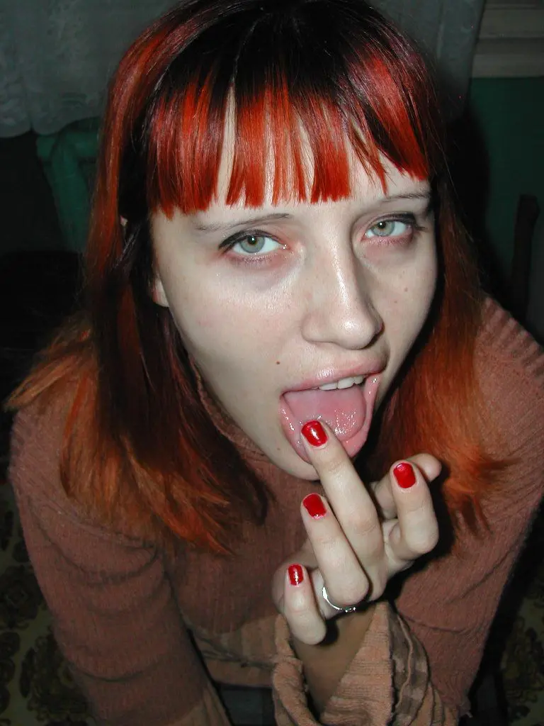 Russian slut rides bottle in homemade sex - explicit amateur porn photo