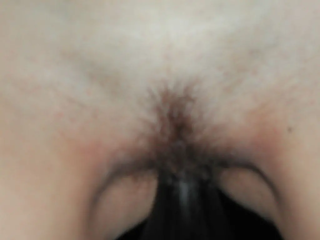 Russian slut rides bottle in homemade sex - explicit amateur porn photo