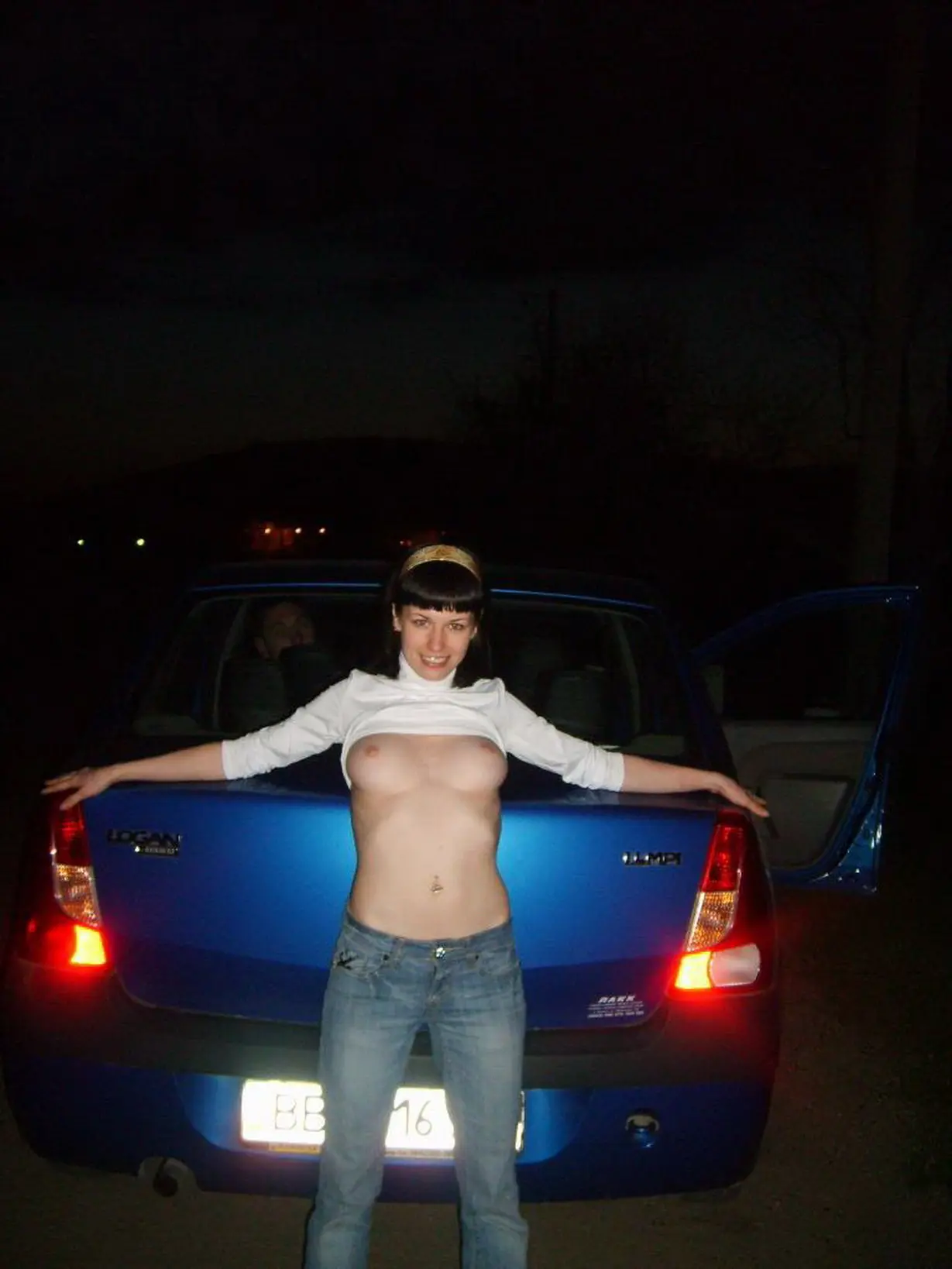 Private Sex Photos: Hot Girl Reveals Intimacy and Sizzling Moments