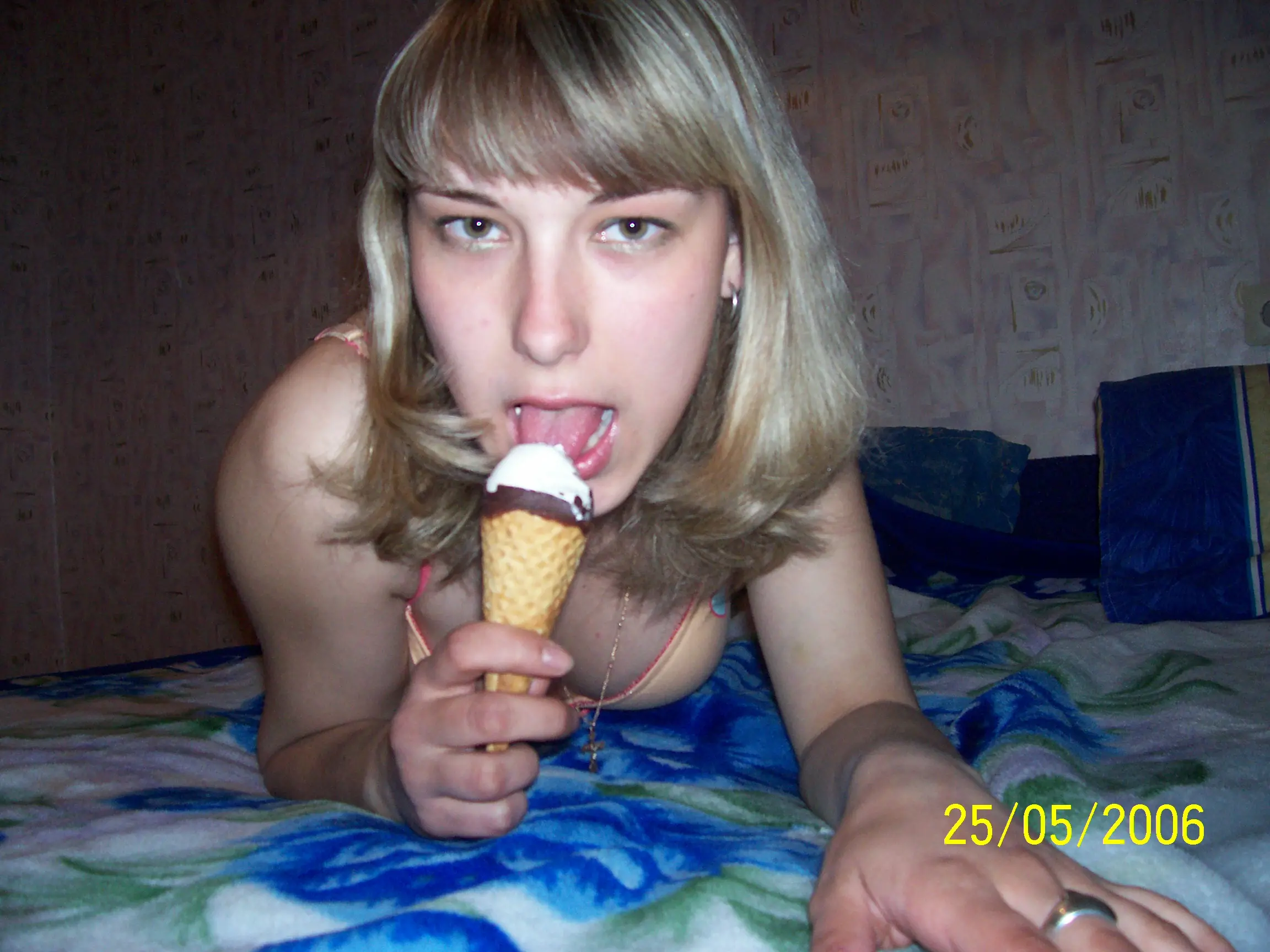 Watch Hot Amateur Porn with Sexy Babe Online