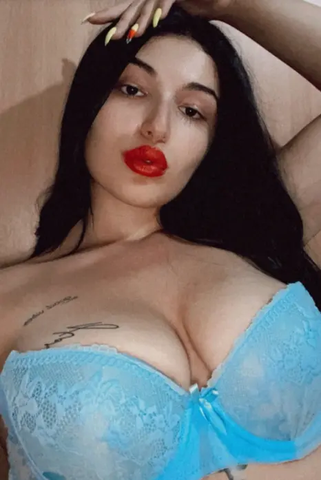 Explicit Blowjob and Naked Body Amateur Porn Scenes